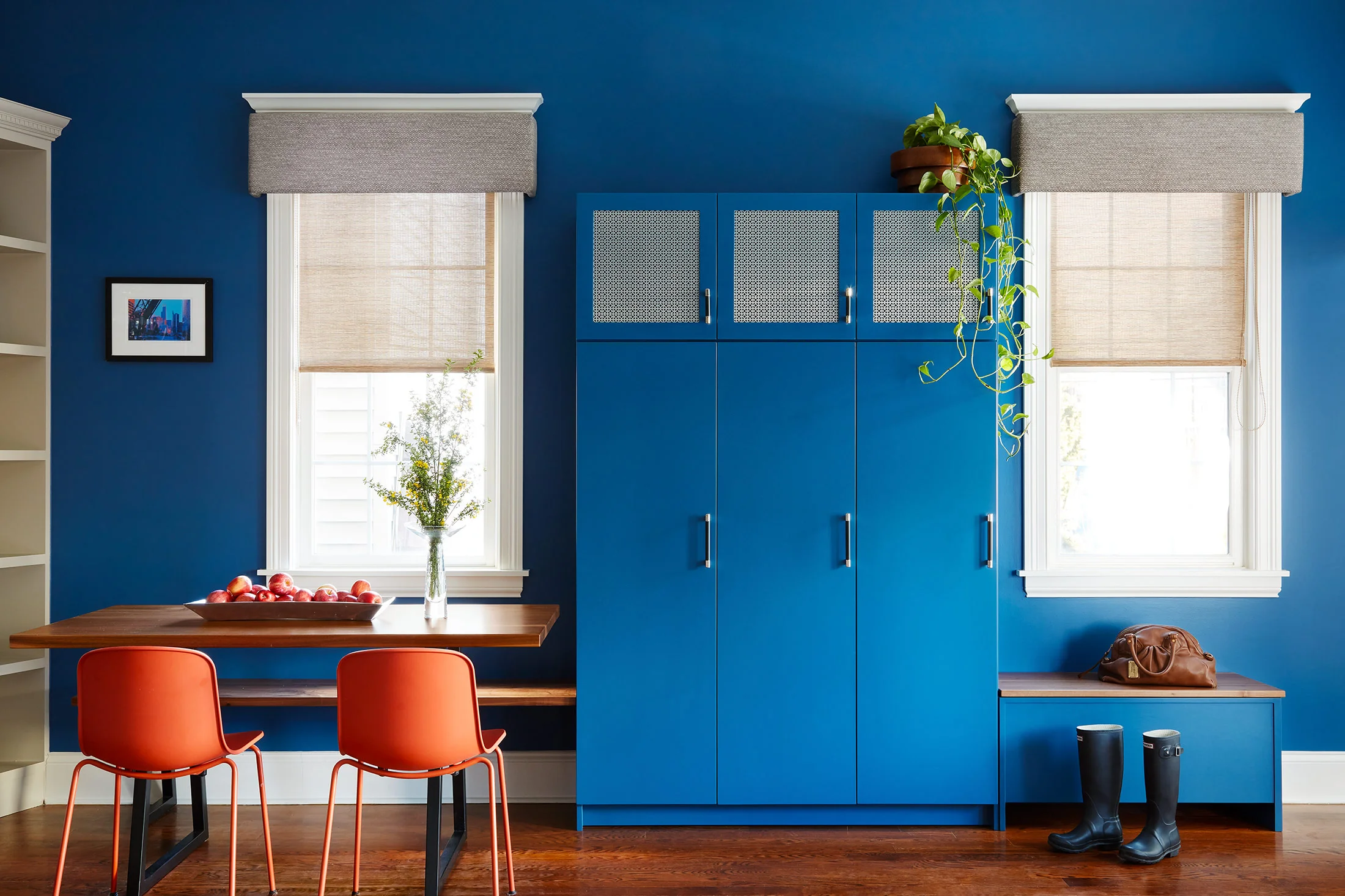 unpatterned-chicago-interiordesign-openconcept-bluecabinet.jpg