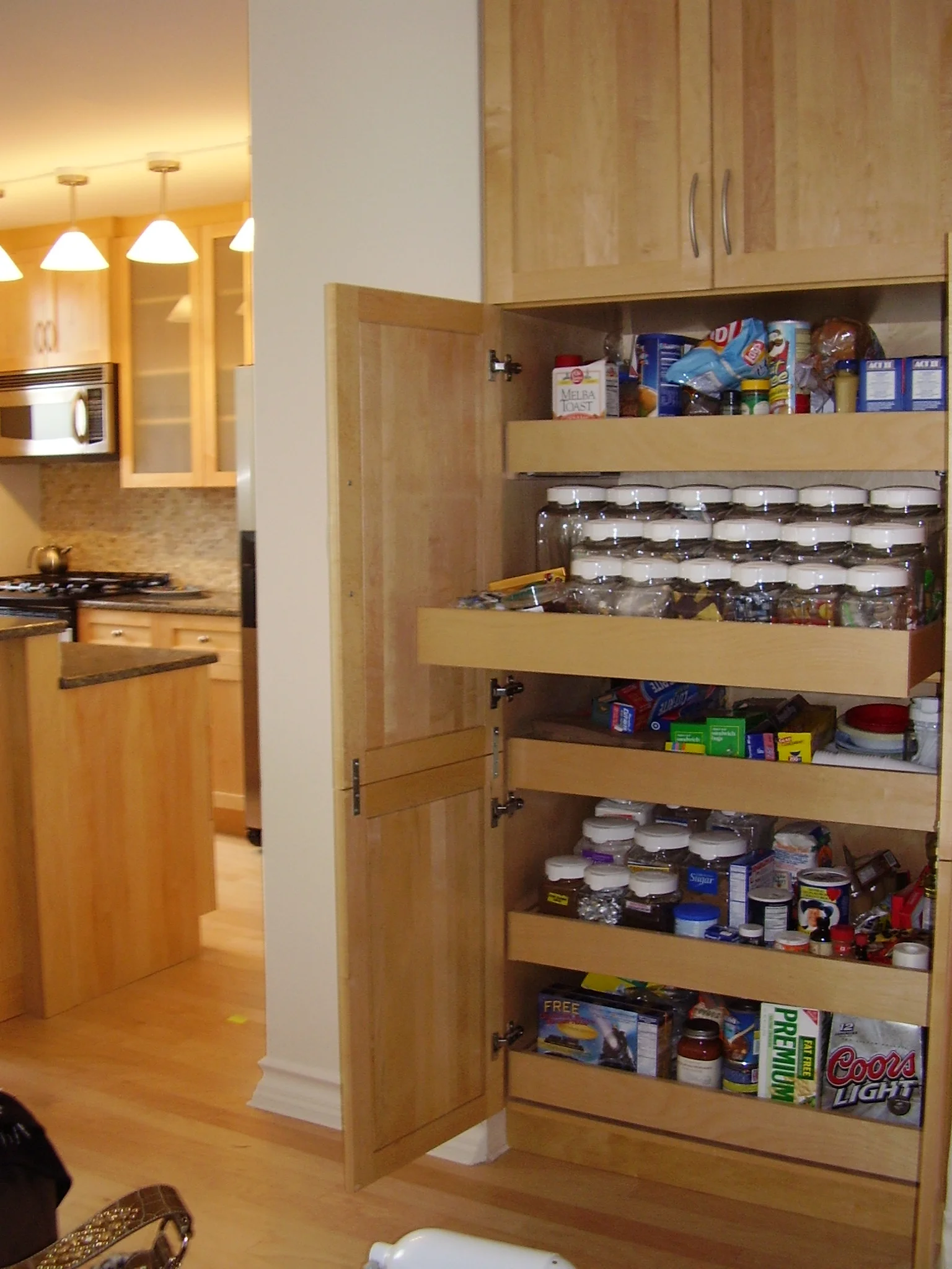 Organized Kitchen in Manhasset, NY