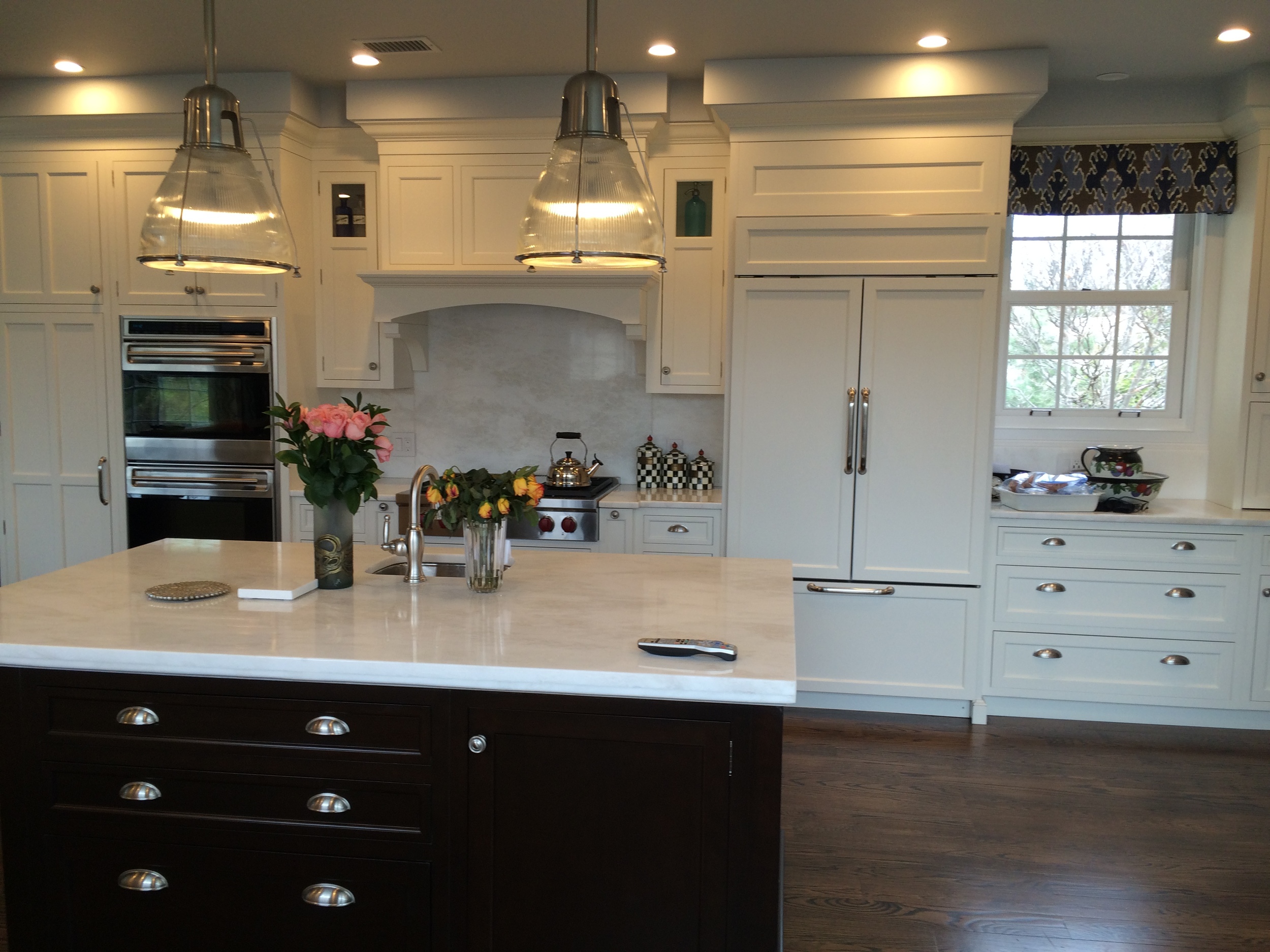 Roslyn kitchen with Rutt kitchen cabinetry