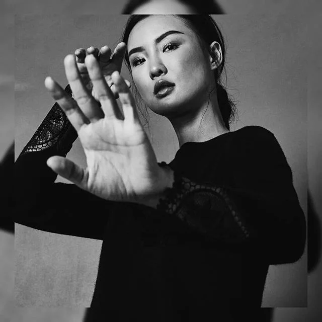 I think flying hands is a massive  trend now?