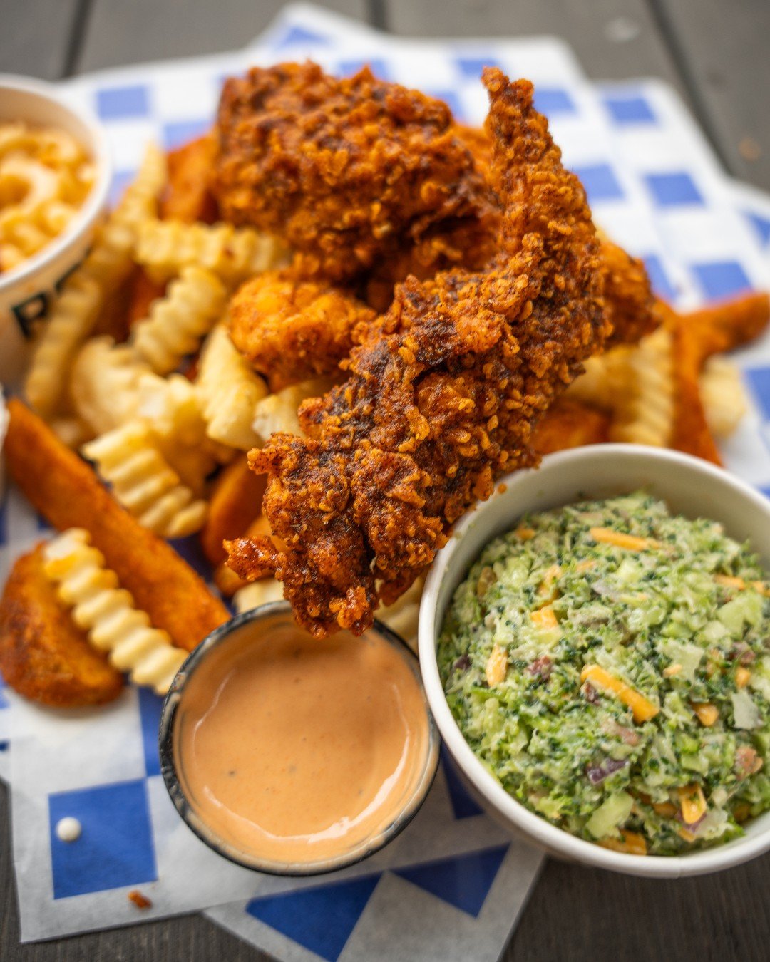 While it's not possible to know what the future holds, I know that i'll be holding some Jumbo Tenders at lunch and i'm feeling pretty good about that. 

#RoyalsHotChicken #NULU #HotChicken