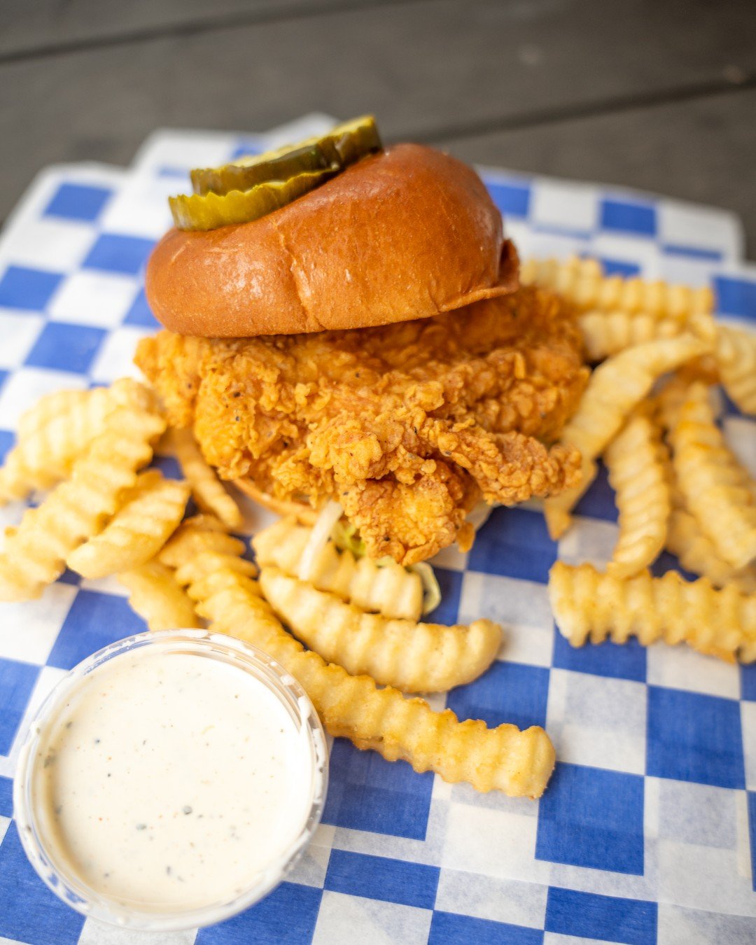 If you're not in the mood for spice today, no sweat (literally). We've got you covered with our Classic Fried Sandwich. 

#friedchickensandwich #ClassicChickenSandwich #RoyalsHotChicken