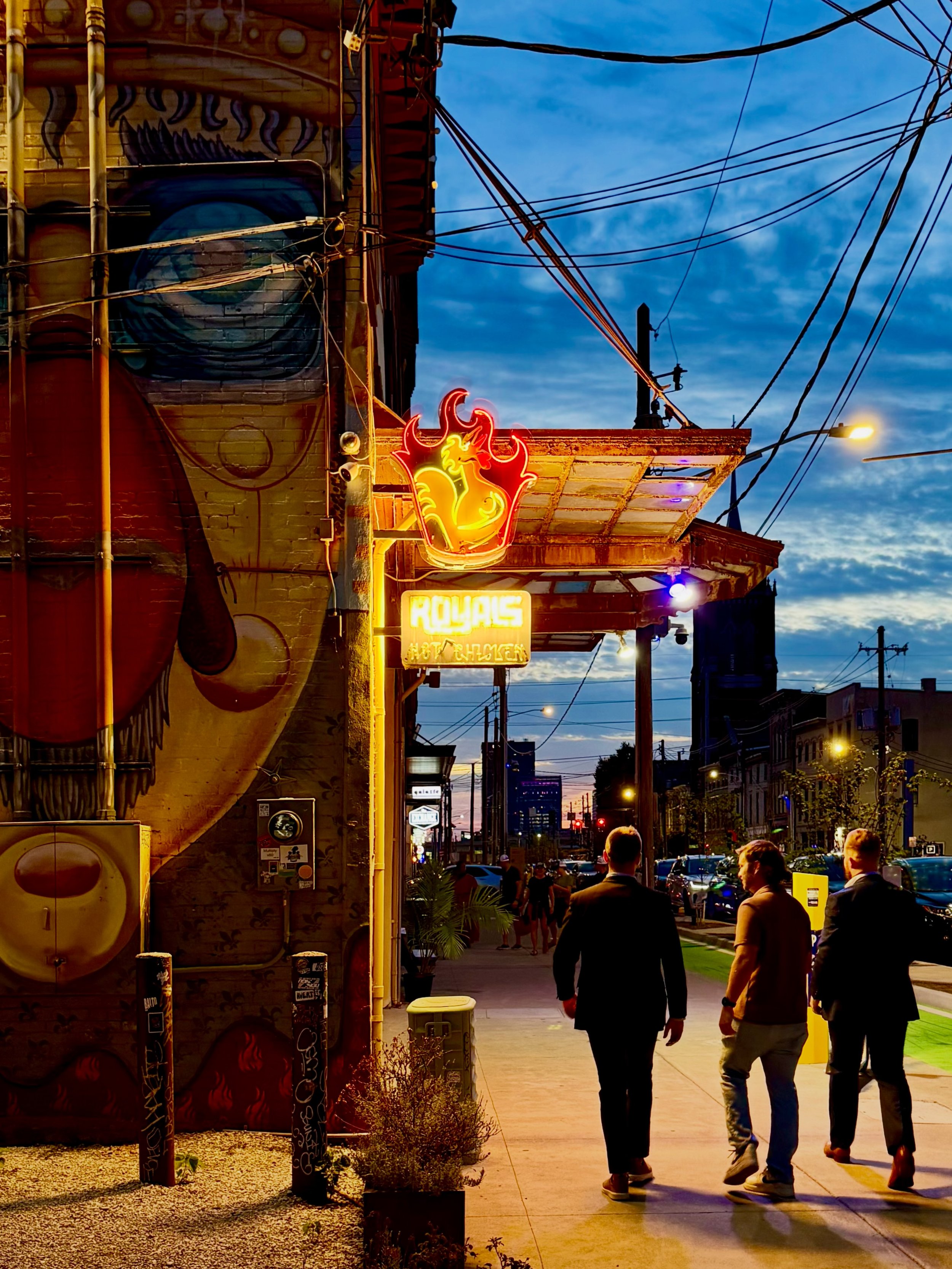 Get Loaded at Royals Hot Chicken this weekend. On Fridays and Saturdays we offer an 8 &lsquo;til late menu featuring drink specials like $5 Drafts, $7 Cocktails, and $8 Boozy Slushies.

You can also upgrade any Sliders, Fries, Tenders, or Poppers for