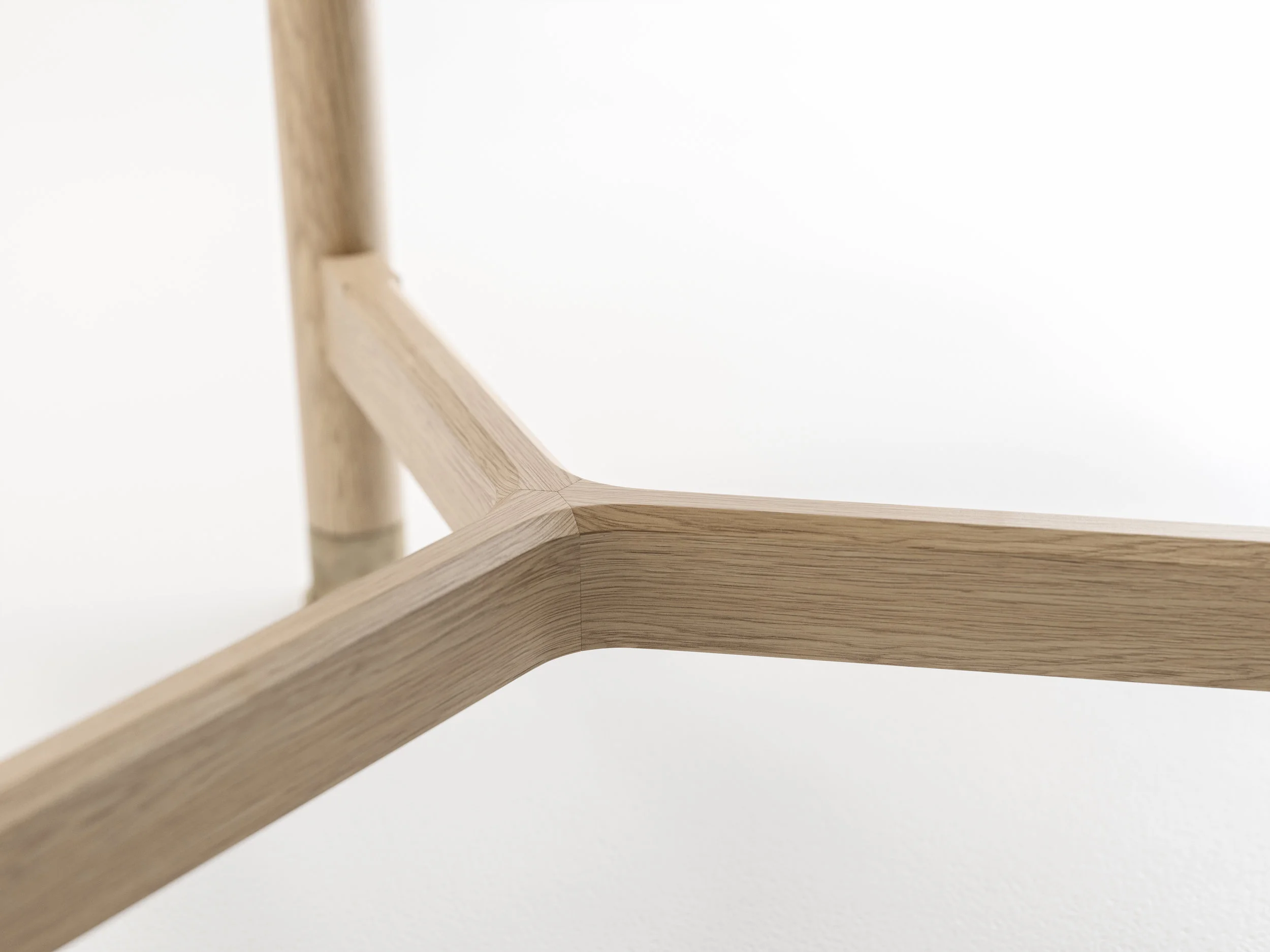 HB_OTTO_Accent Oak Table C004.jpg