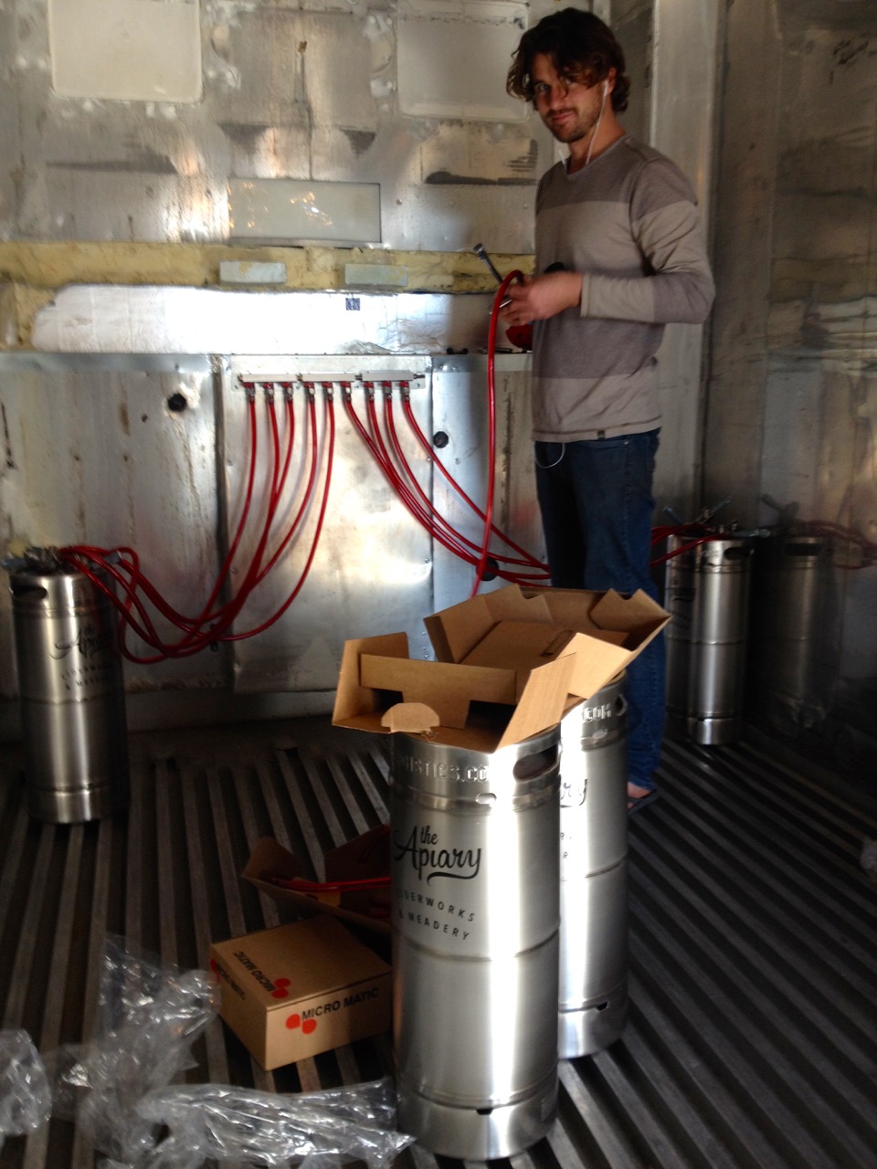  In the fridge: The connection of the 5 gallon kegs begins. 