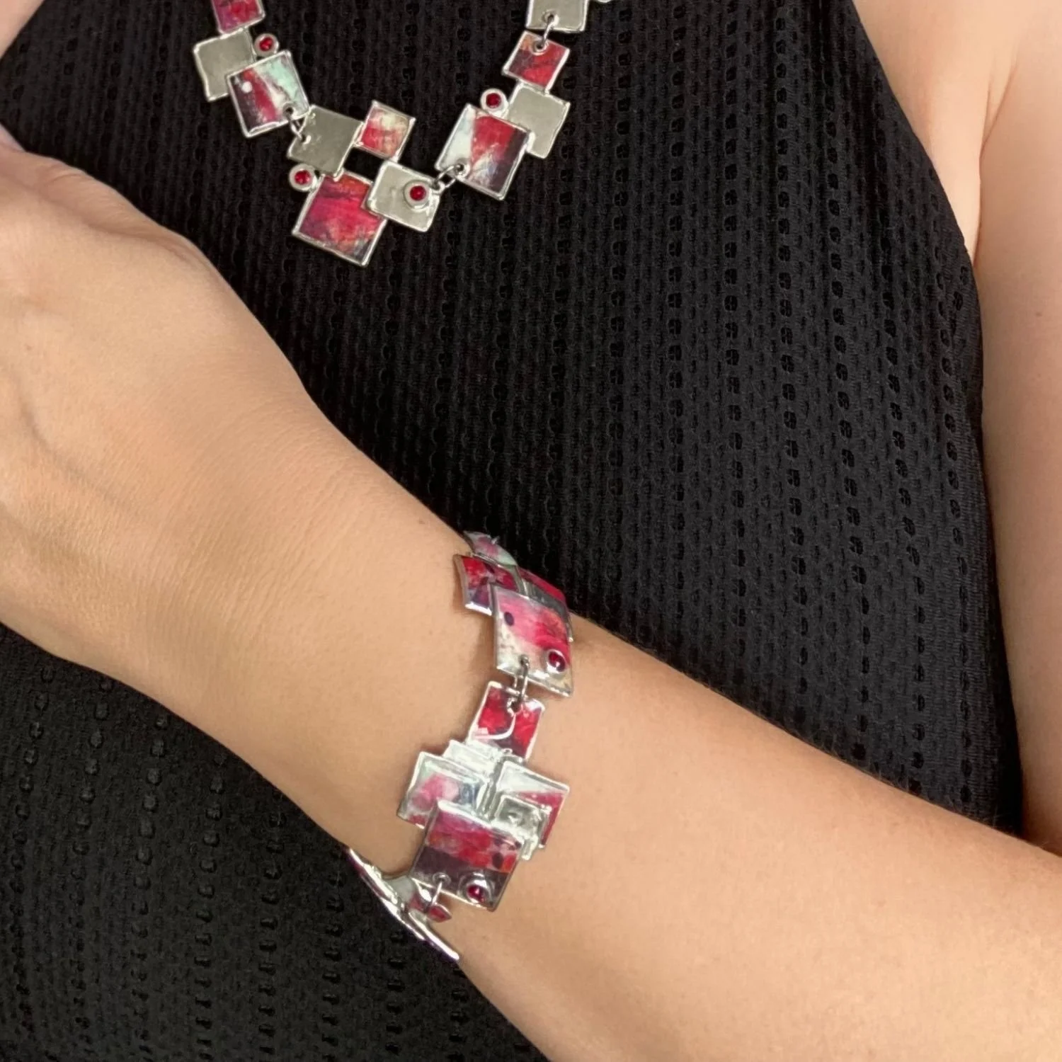 Bracelet rouge .jpg