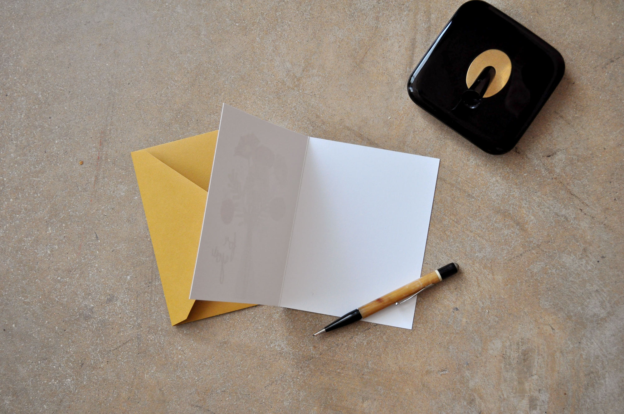 GracieKlumpp_BlueVase_Blank_Card_Open.jpg