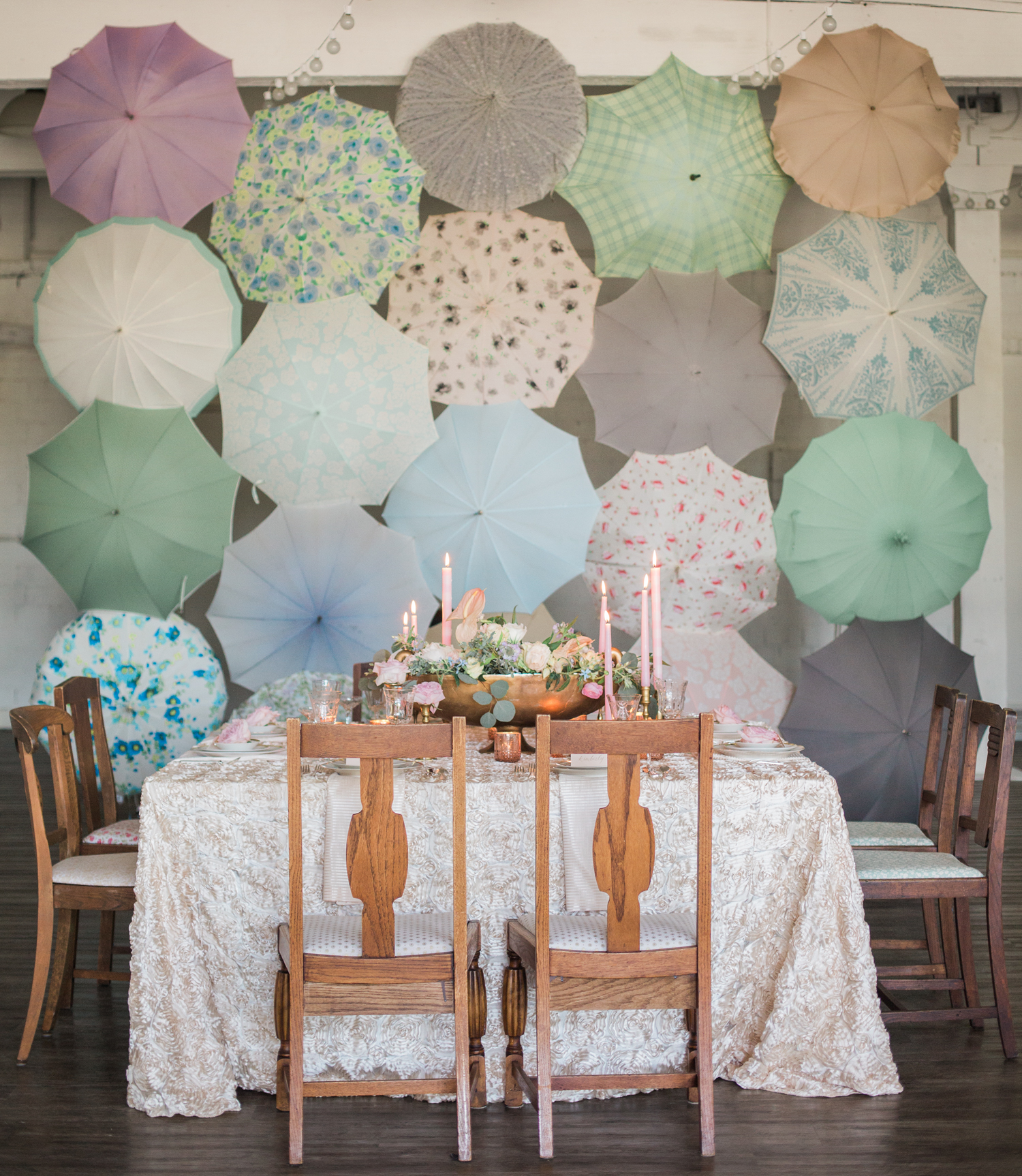 Bella Umbrella Vintage Rentals | Alante Photography | Seattle Wedding Planning