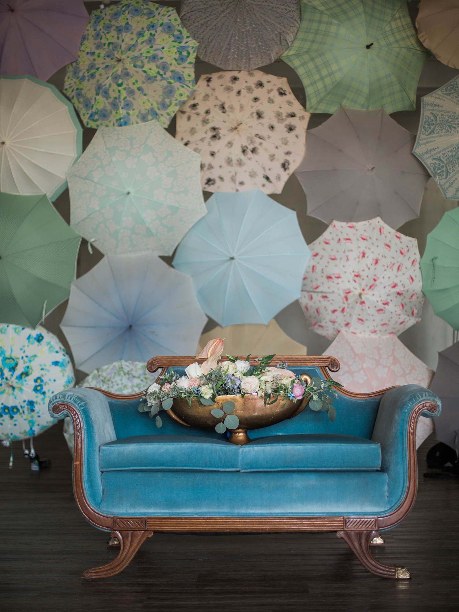 Bella Umbrella Vintage Rentals | Alante Photography | Seattle Wedding Planning