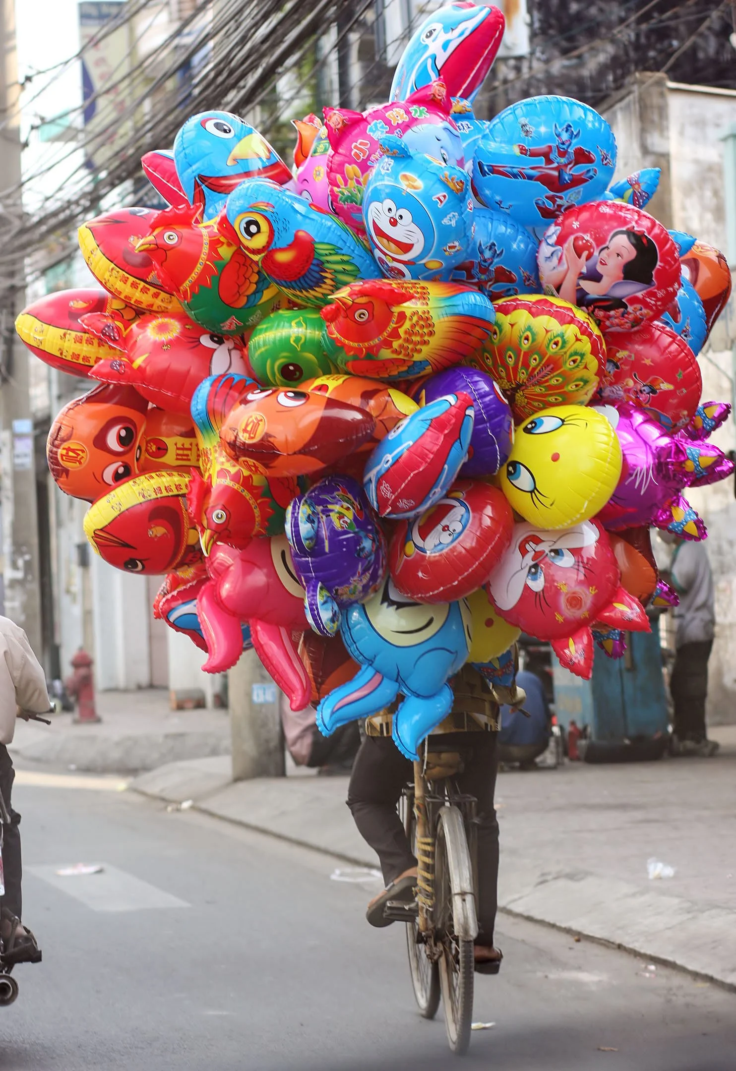 Vietnam balloon man.jpg