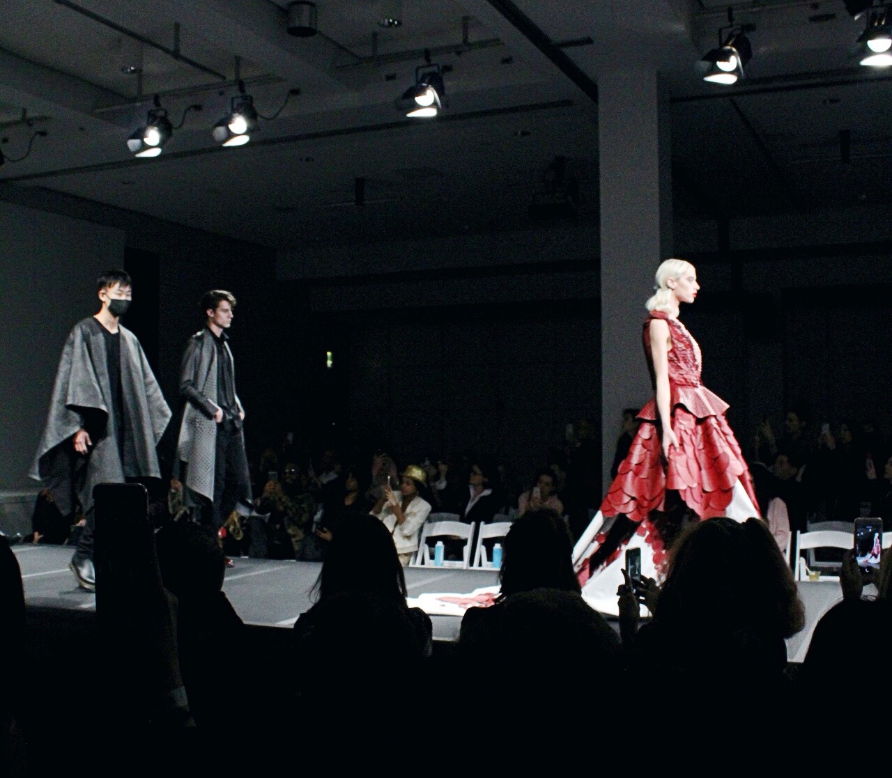 Vegan Fashion weeks closing look. Red dress by Matea Benedetti . Followed by capes from Chris Stylez brand Mistohn .