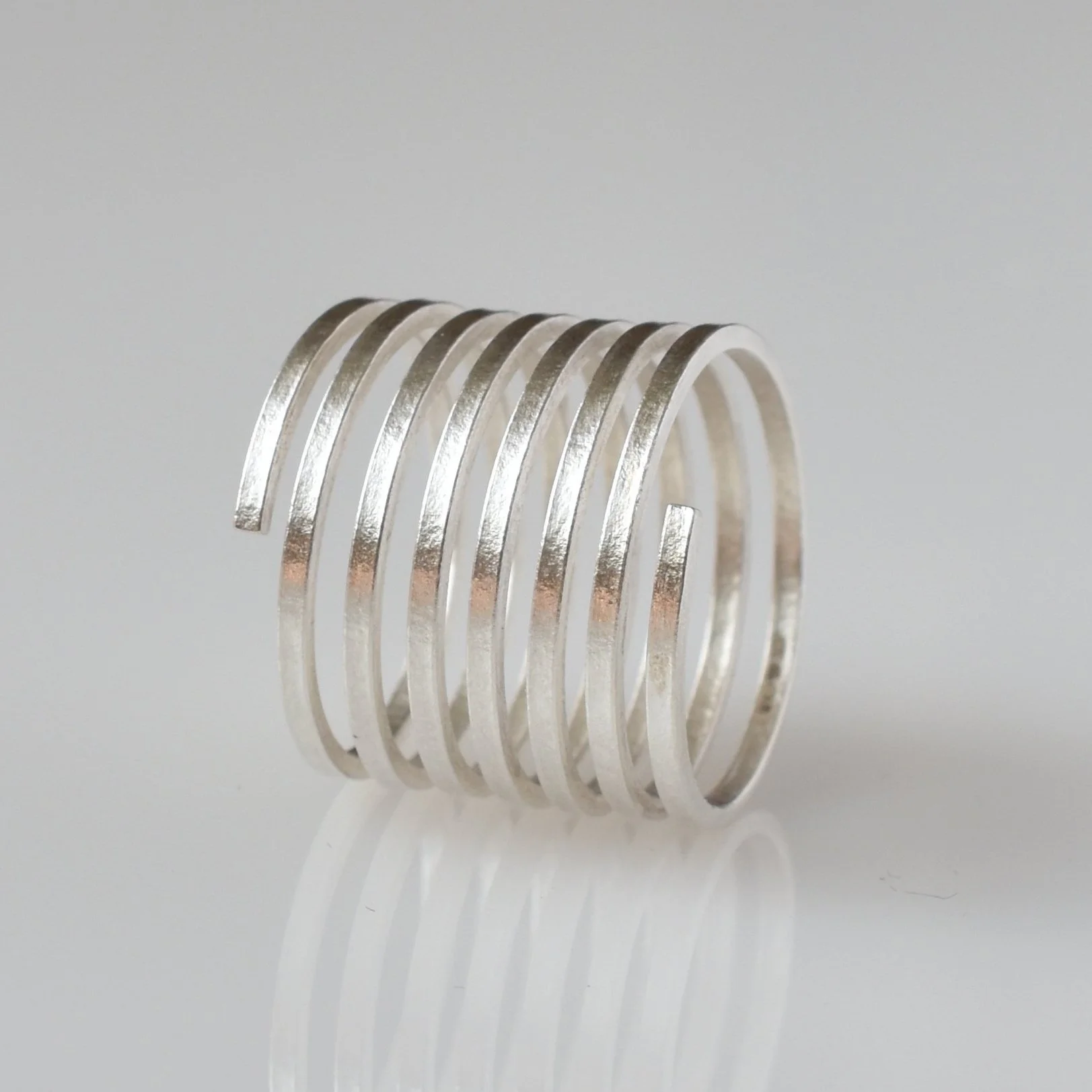 Spiral+Ring+%28square+wire%29+-+1.jpg