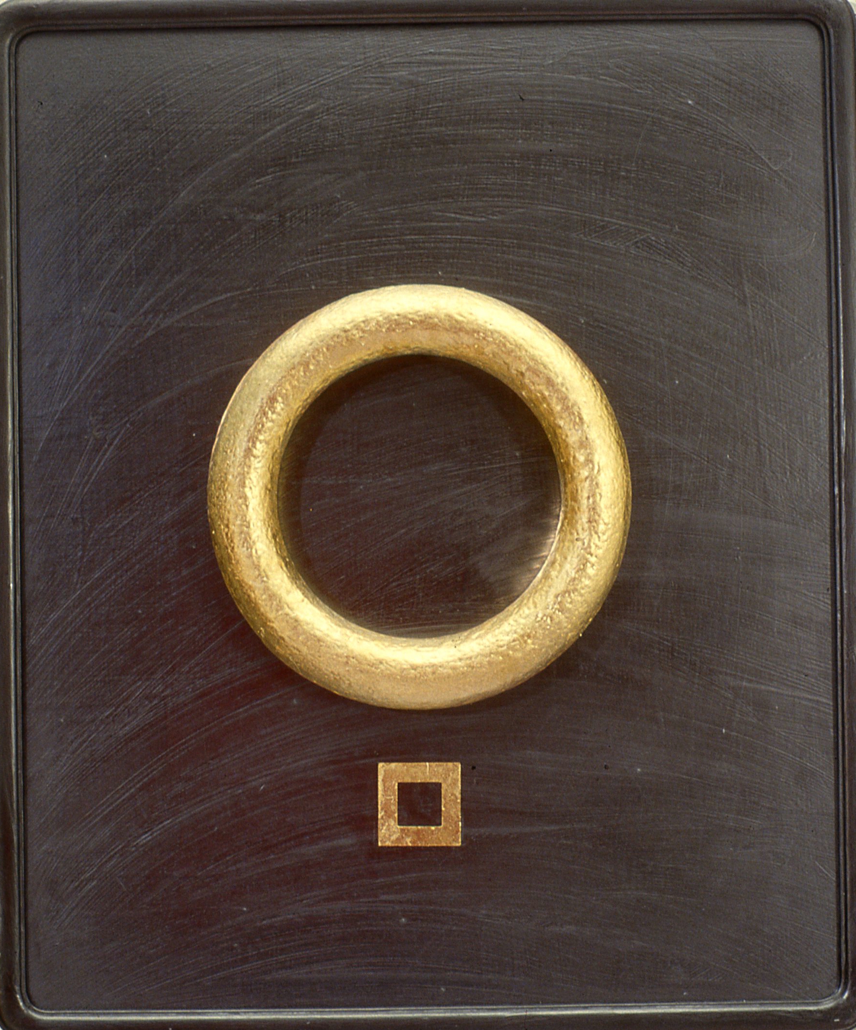 Ring    gold leaf/graphite