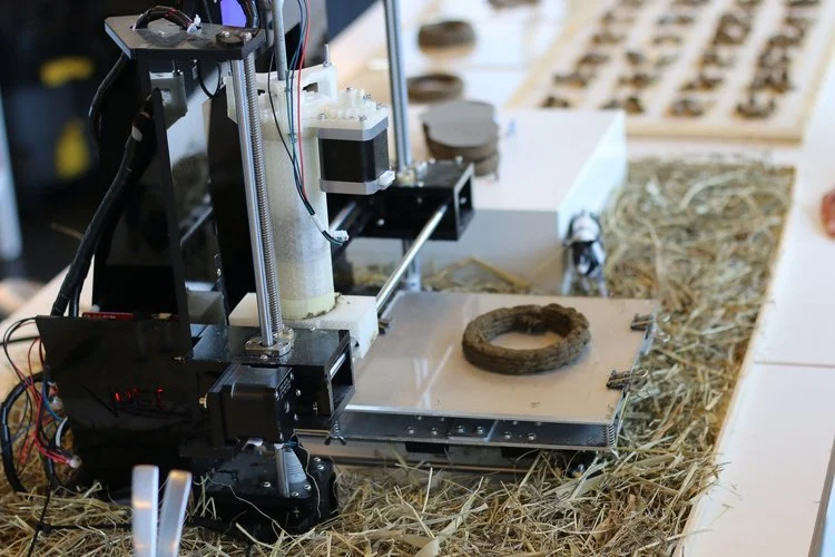 Next Nature Network: Printing houses with cow poop
