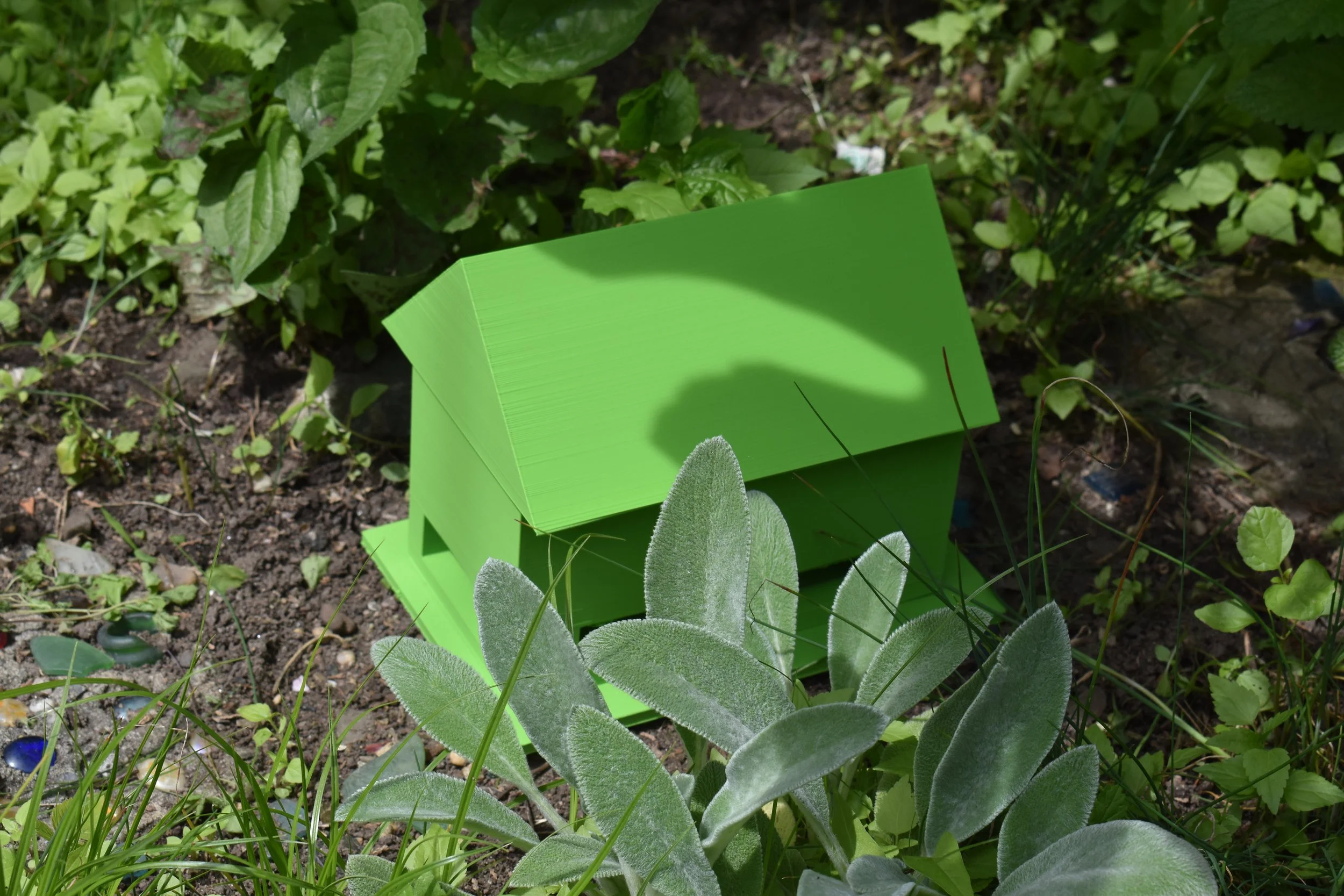 Den Defender side view_.jpg