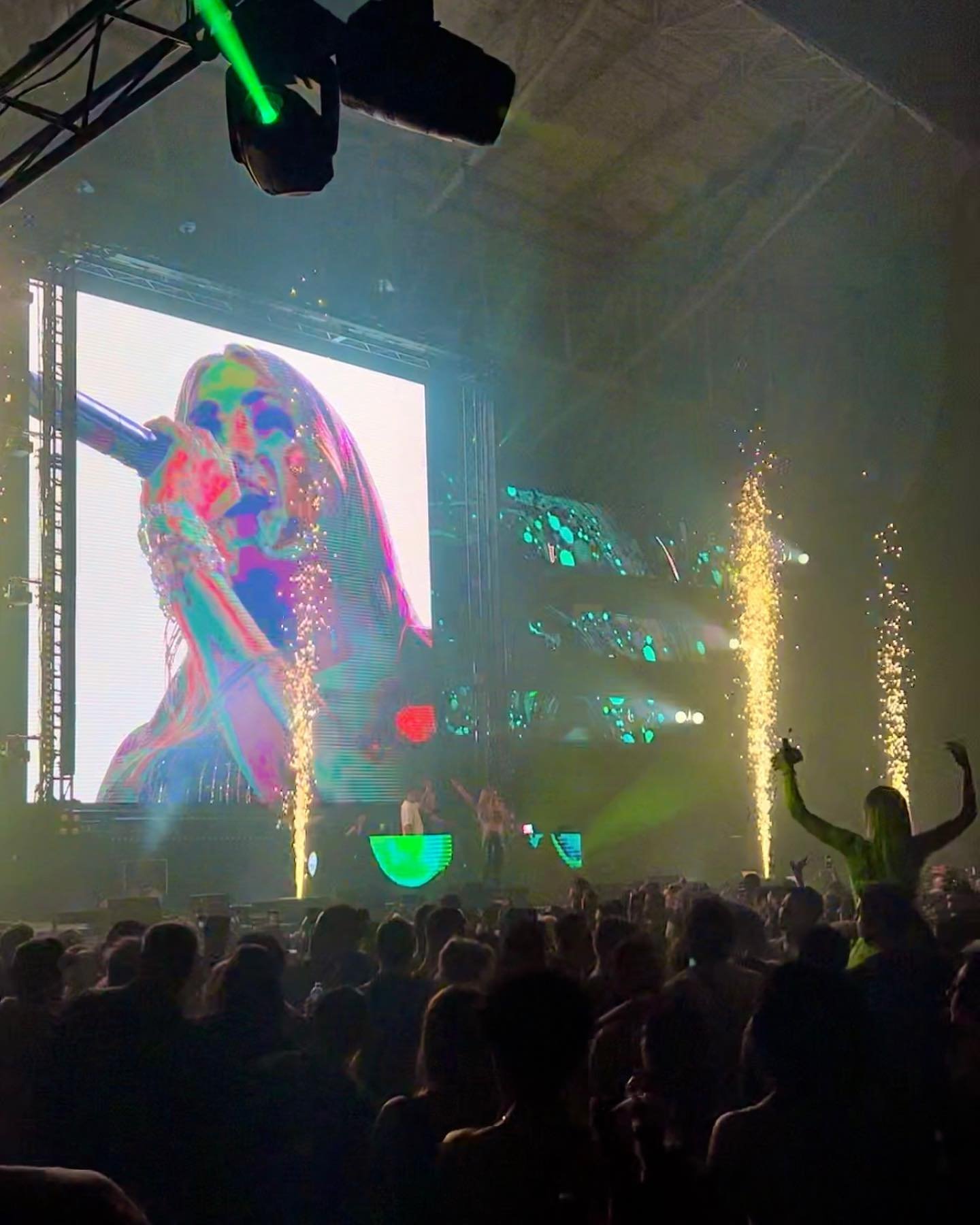 Freudenfreude at its finest 🥰🤩

It was such a joy to be able to hop over to Melbourne to experience the magic of @linney on her first world tour, performing for a sold-out John Cain Arena this past weekend.

The heart, hard work, kindness, fairness