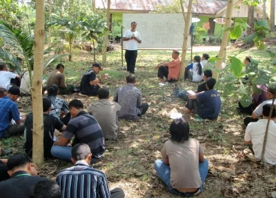 Training on field navigation
