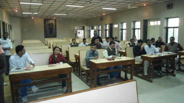 Veterinary participants listening intently