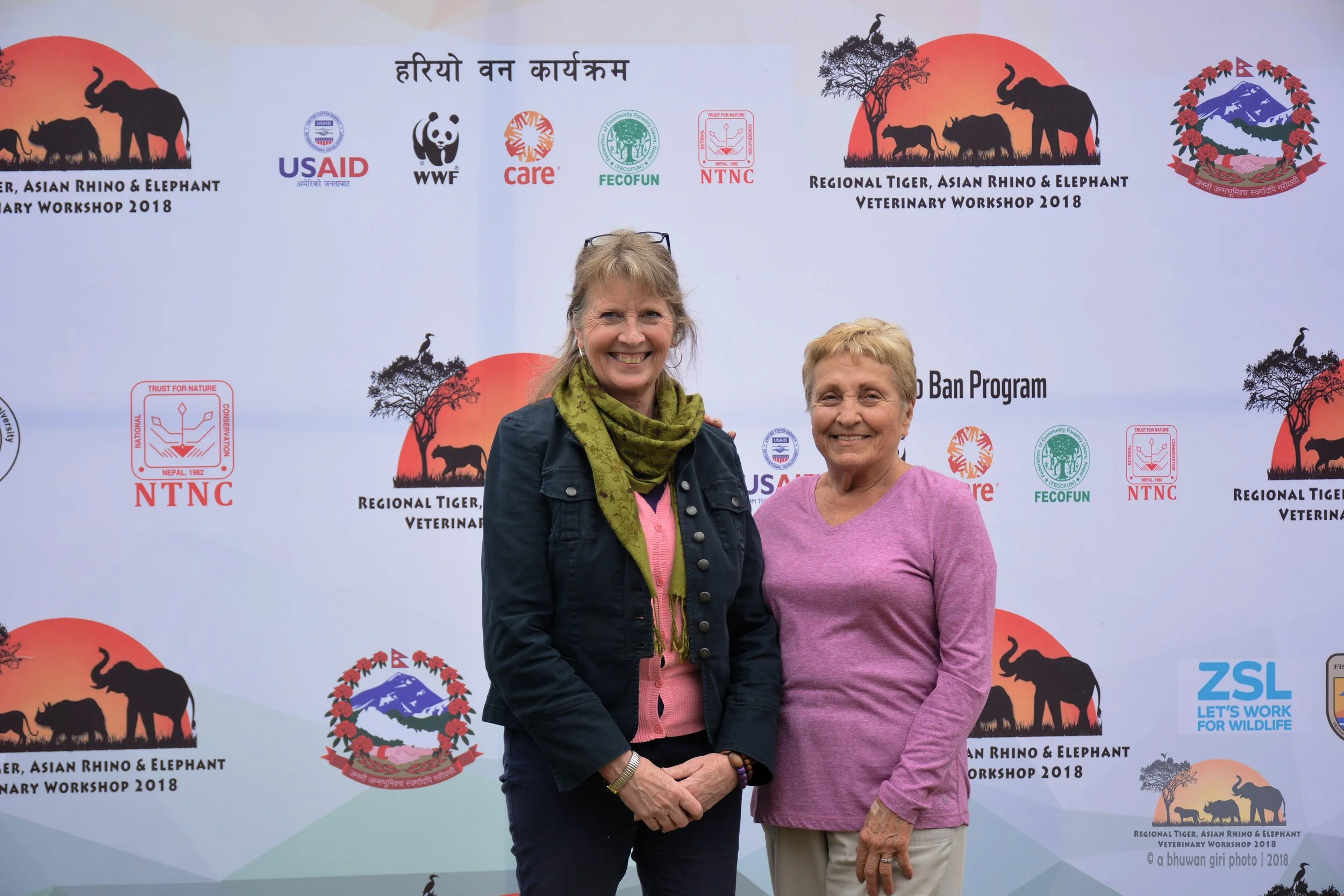 AES advisor Heidi Riddle (left) and president Linda Reifschneider