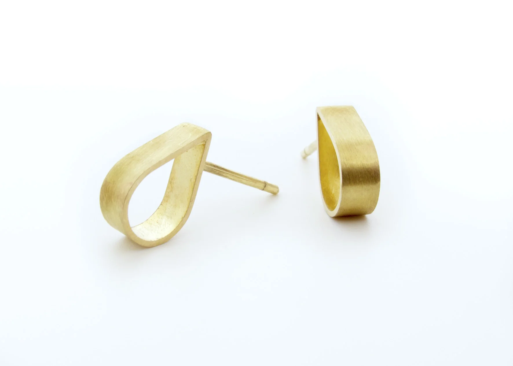 gold single loop studs, 18ct yellow gold