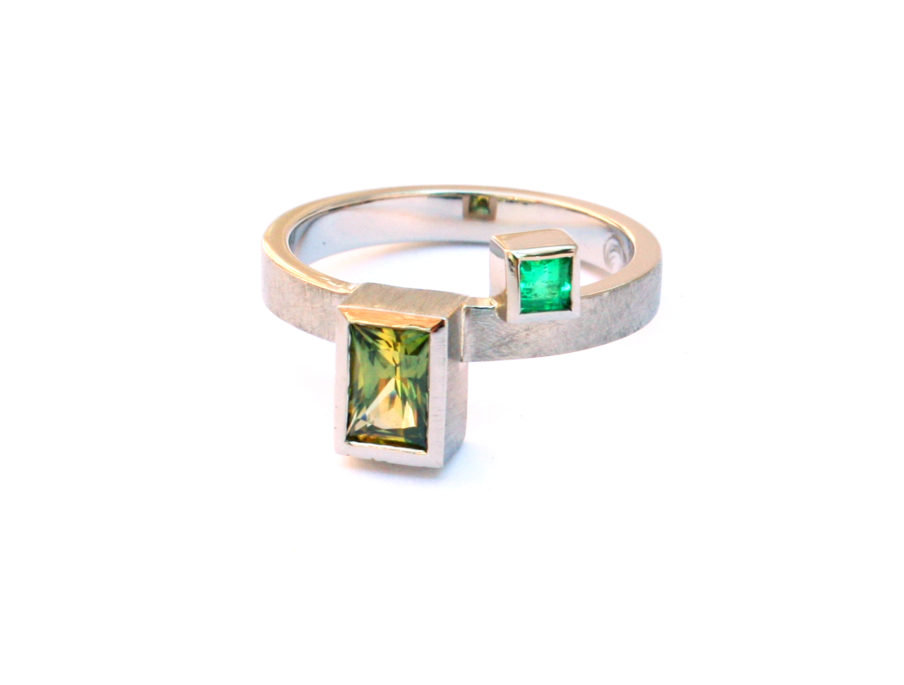 Australian green sapphire & emerald, 18ct white gold