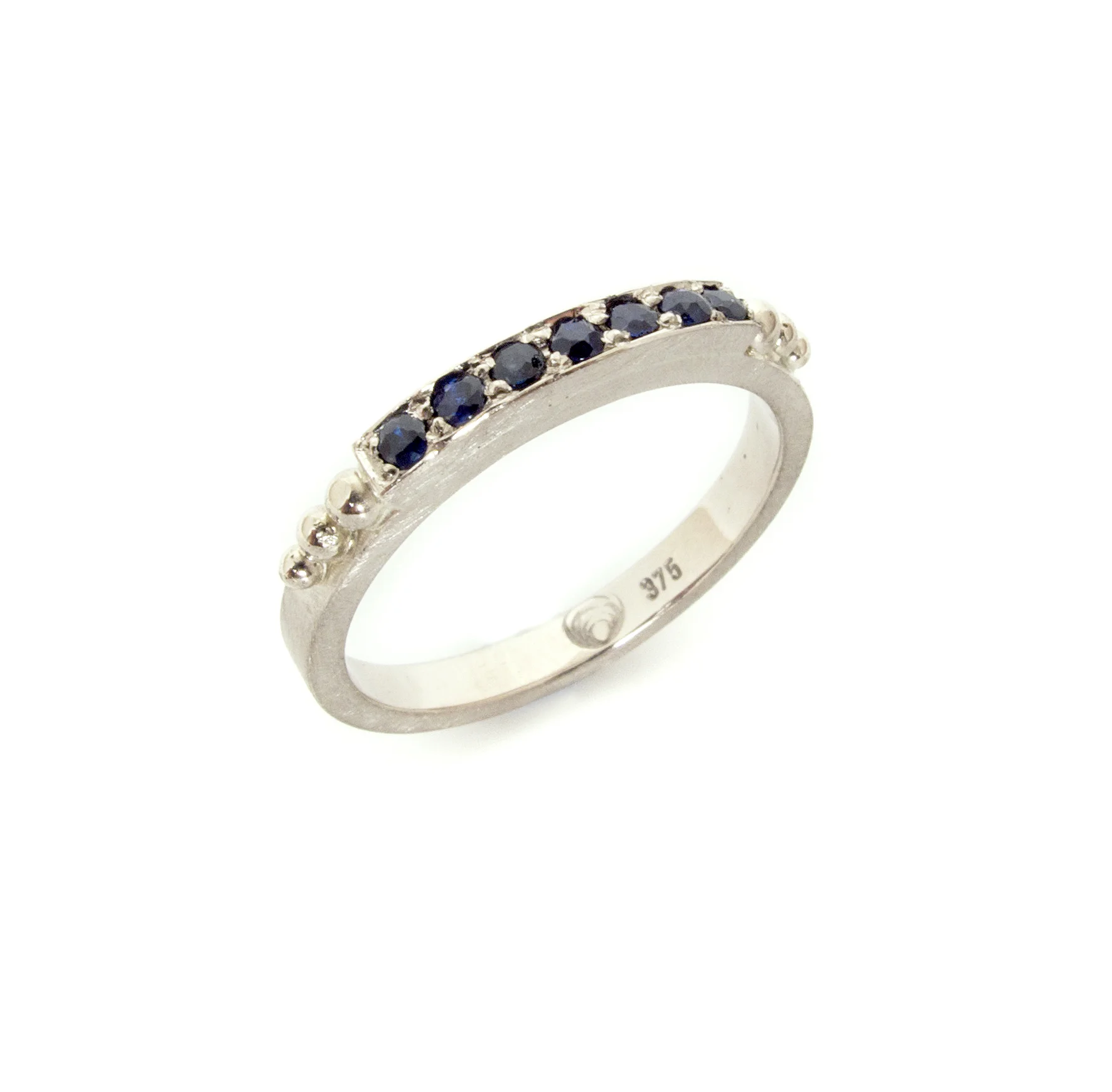 heirloom blue sapphire granule ring in 9ct grey gold