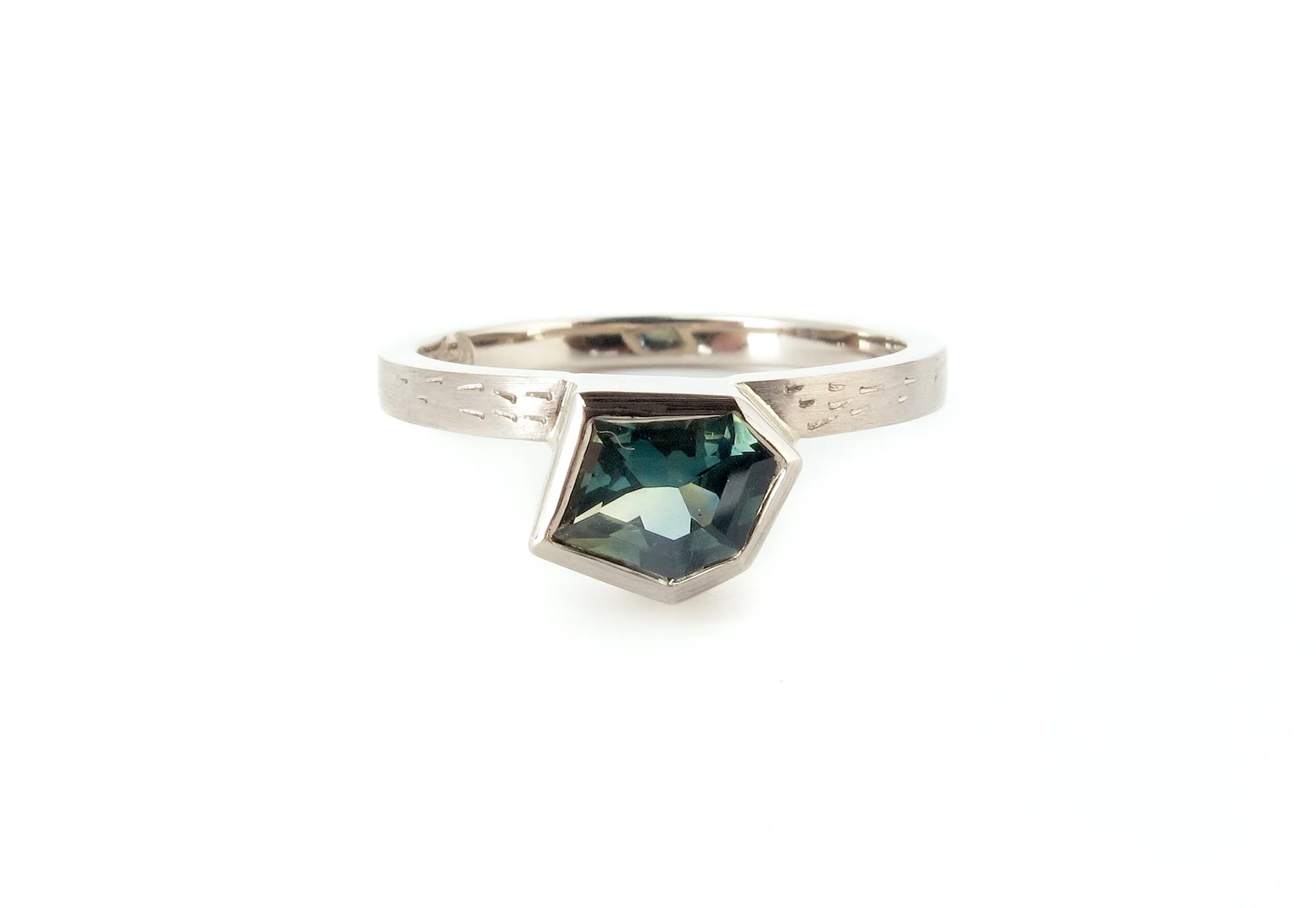 teal australian sapphire freeform hexagon in 9ct grey gold