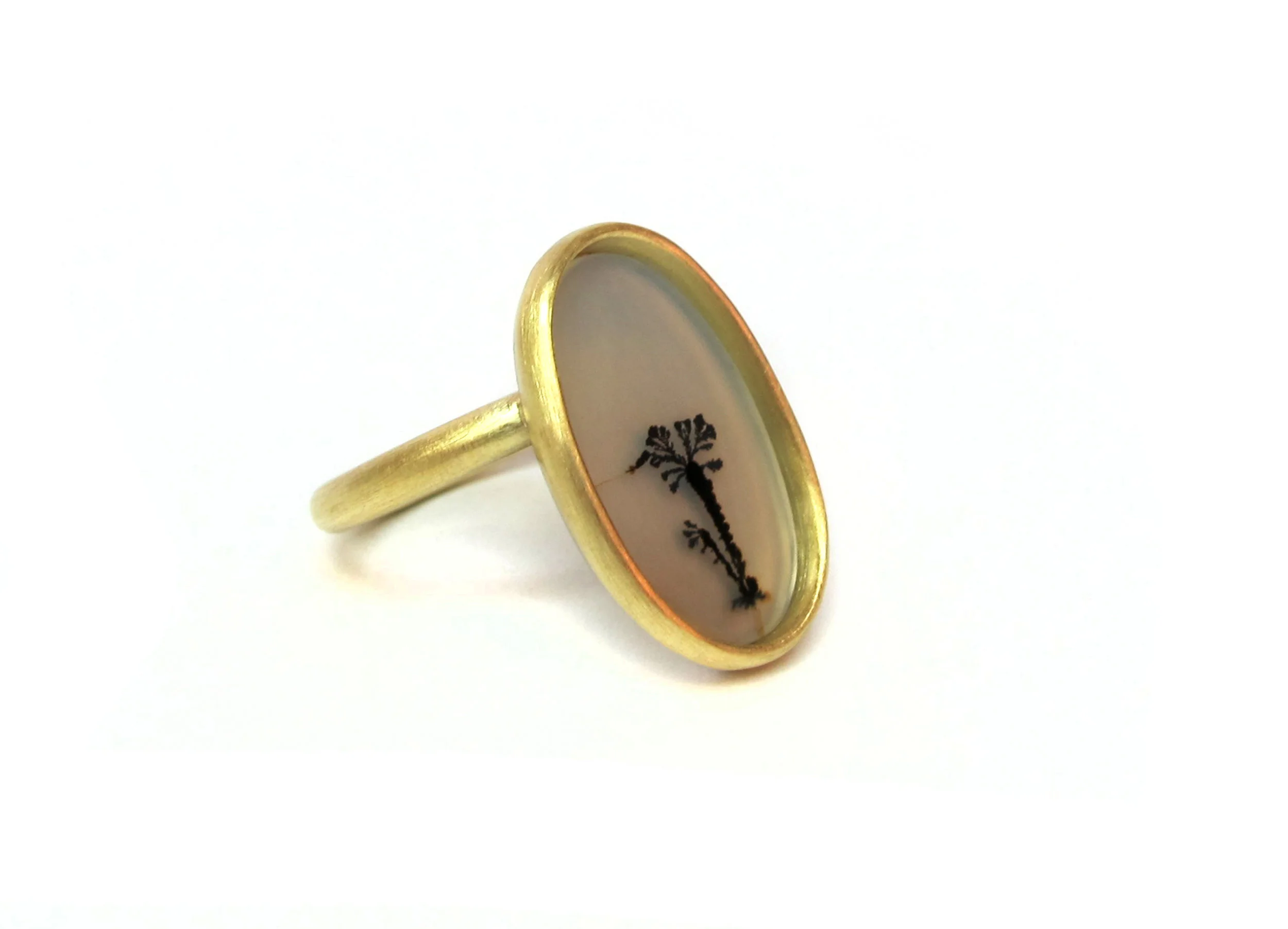 dendritic agate in 18ct yellow gold