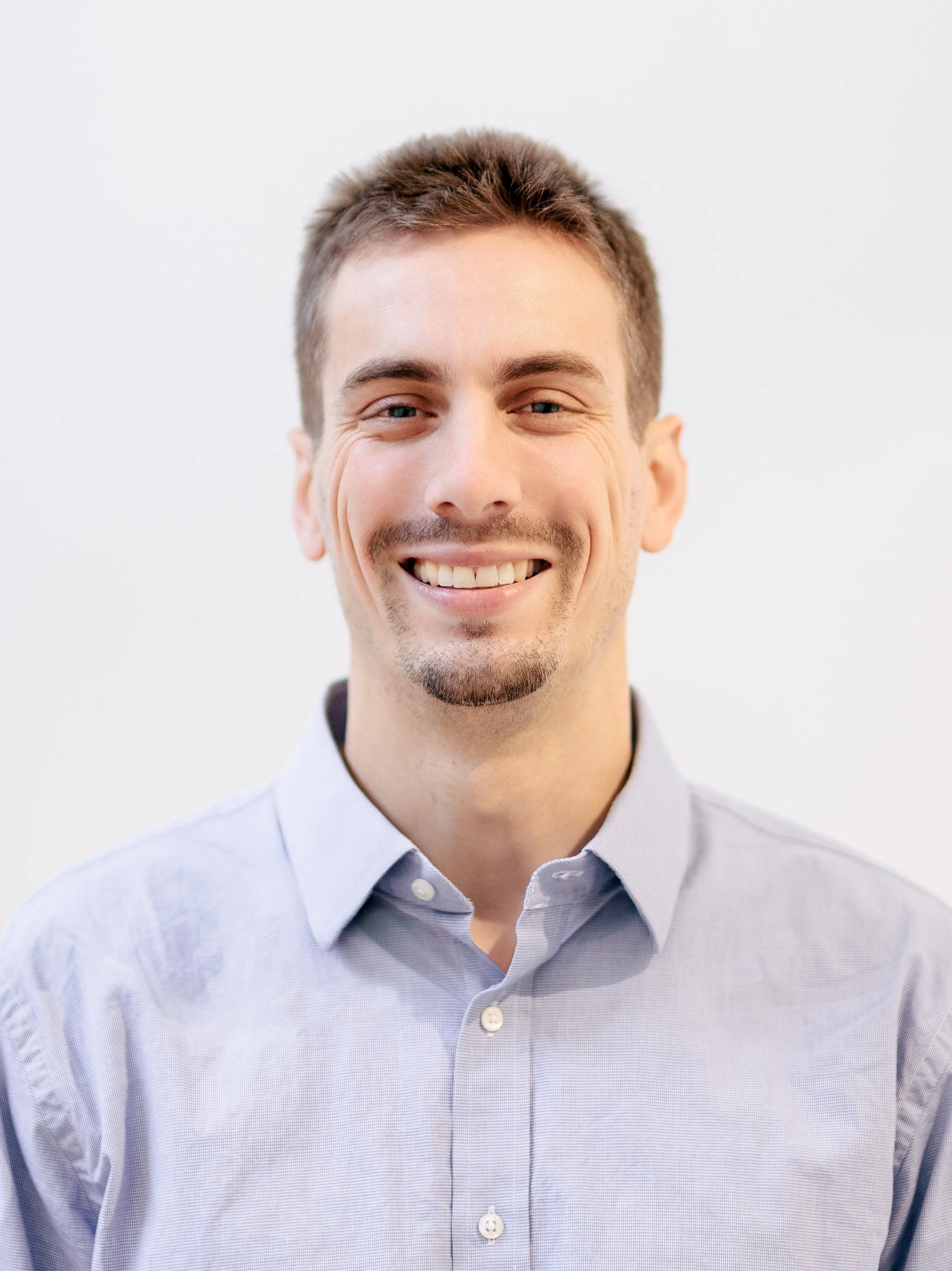 riaz+inc_headshot+Ari-1.jpg