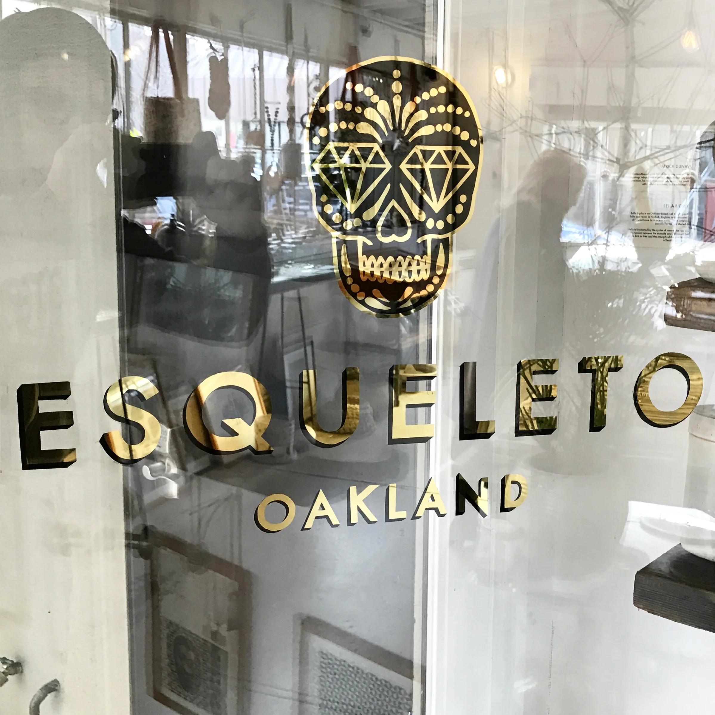 Esqueleto, Oakland