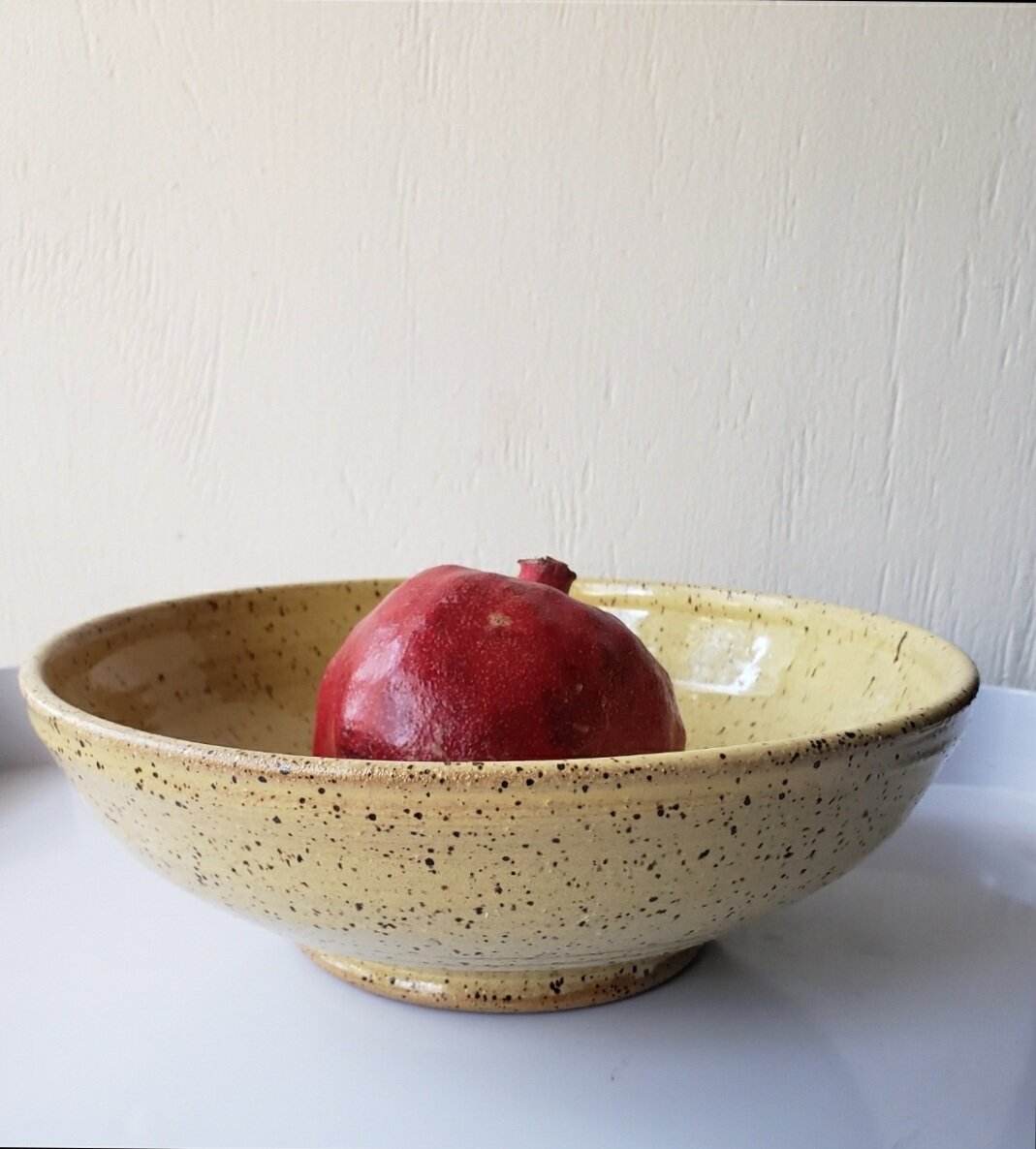 Speckled serving bowl, Gold