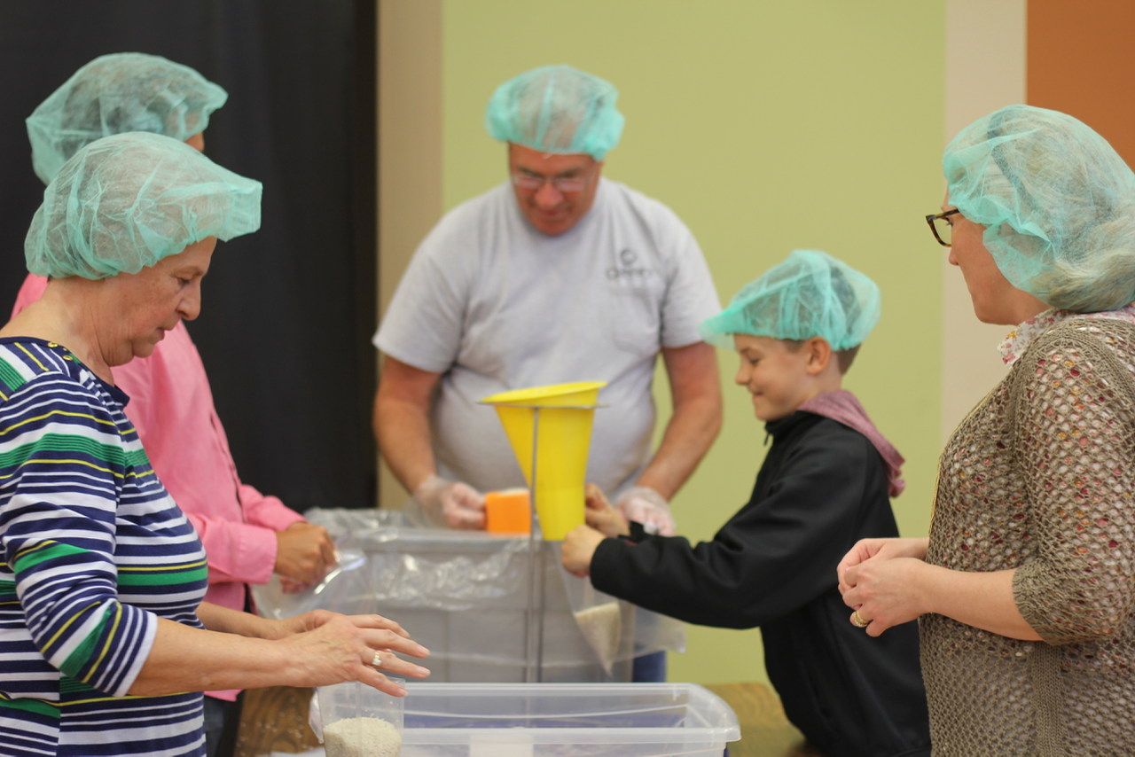 Illini Fighting Hunger - 1 of 20 (2).png