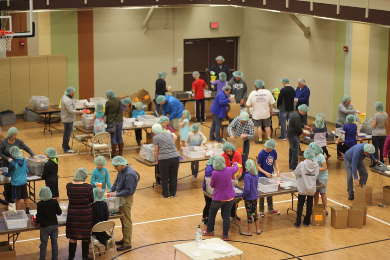 Illini Fighting Hunger - 1 of 20 (15).png