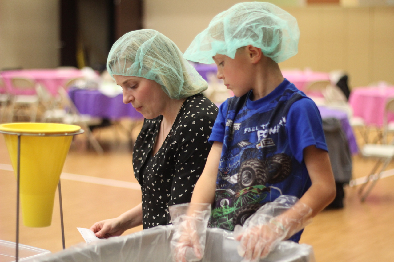 Illini Fighting Hunger - 1 of 20 (17).png