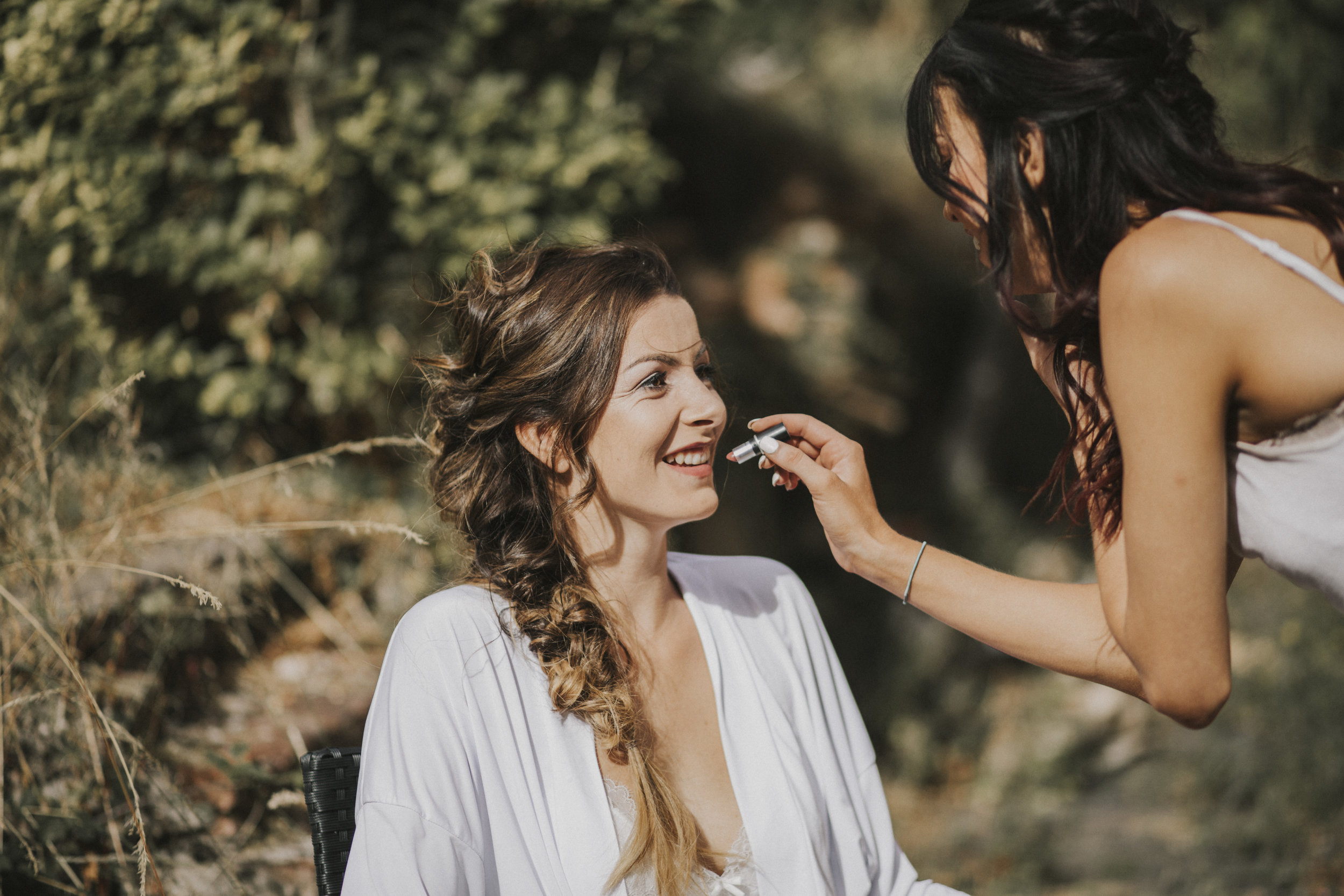 Bridal prep on the wedding day