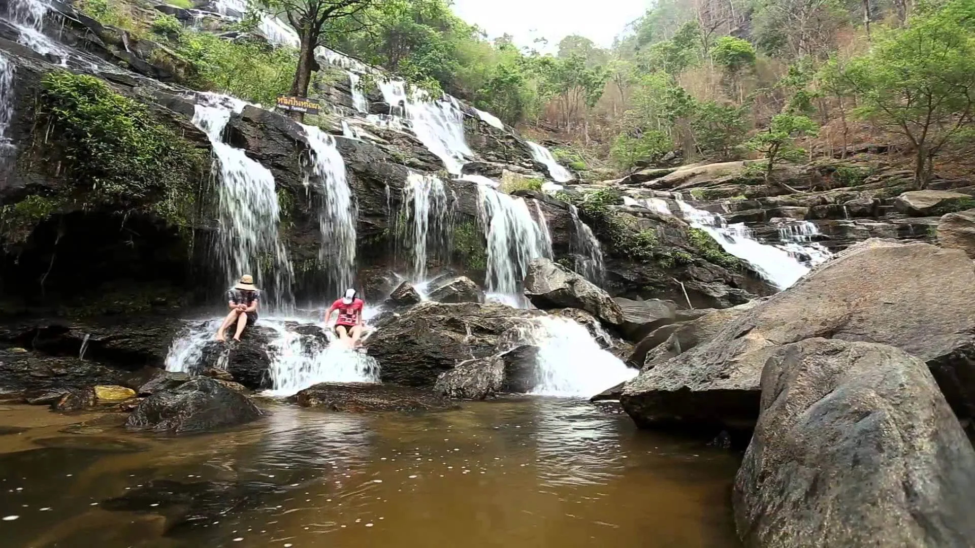 Mea Ya waterfall.jpg