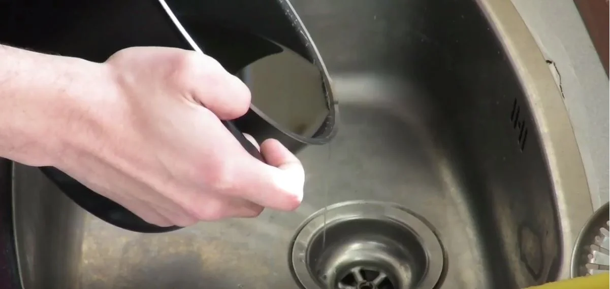 Greasy trash (Malta)