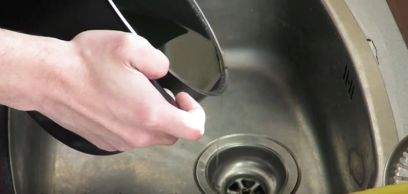 Greasy trash (Malta)