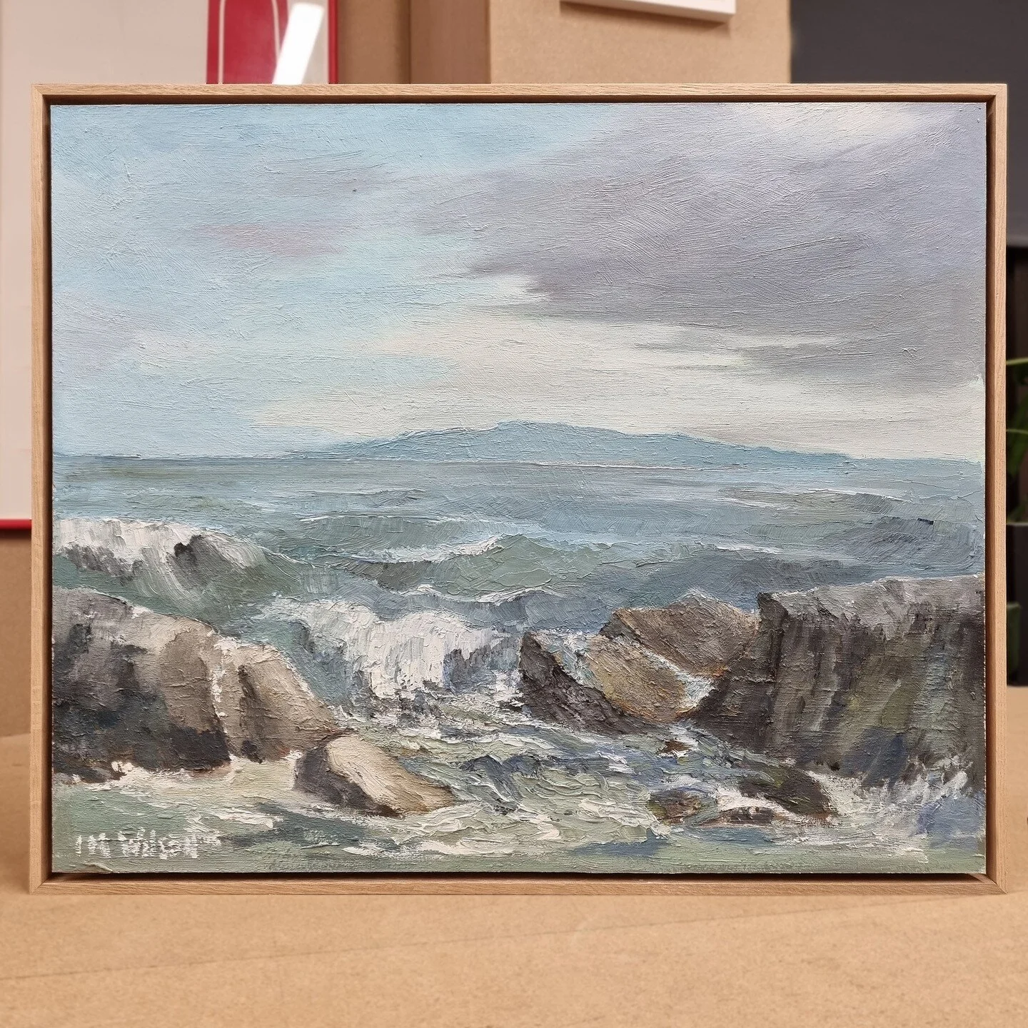 ⁠
Frame: Thin raw oak tray frame left⁠
⁠
Artwork: Painting on board⁠
⁠
The client wanted a contemporary look to this painting so we chose the natural oak to allow the warm colours ⁠to come through.⁠
⁠
Hatch Framing is offering 10% throughout Jan!!! ⁠