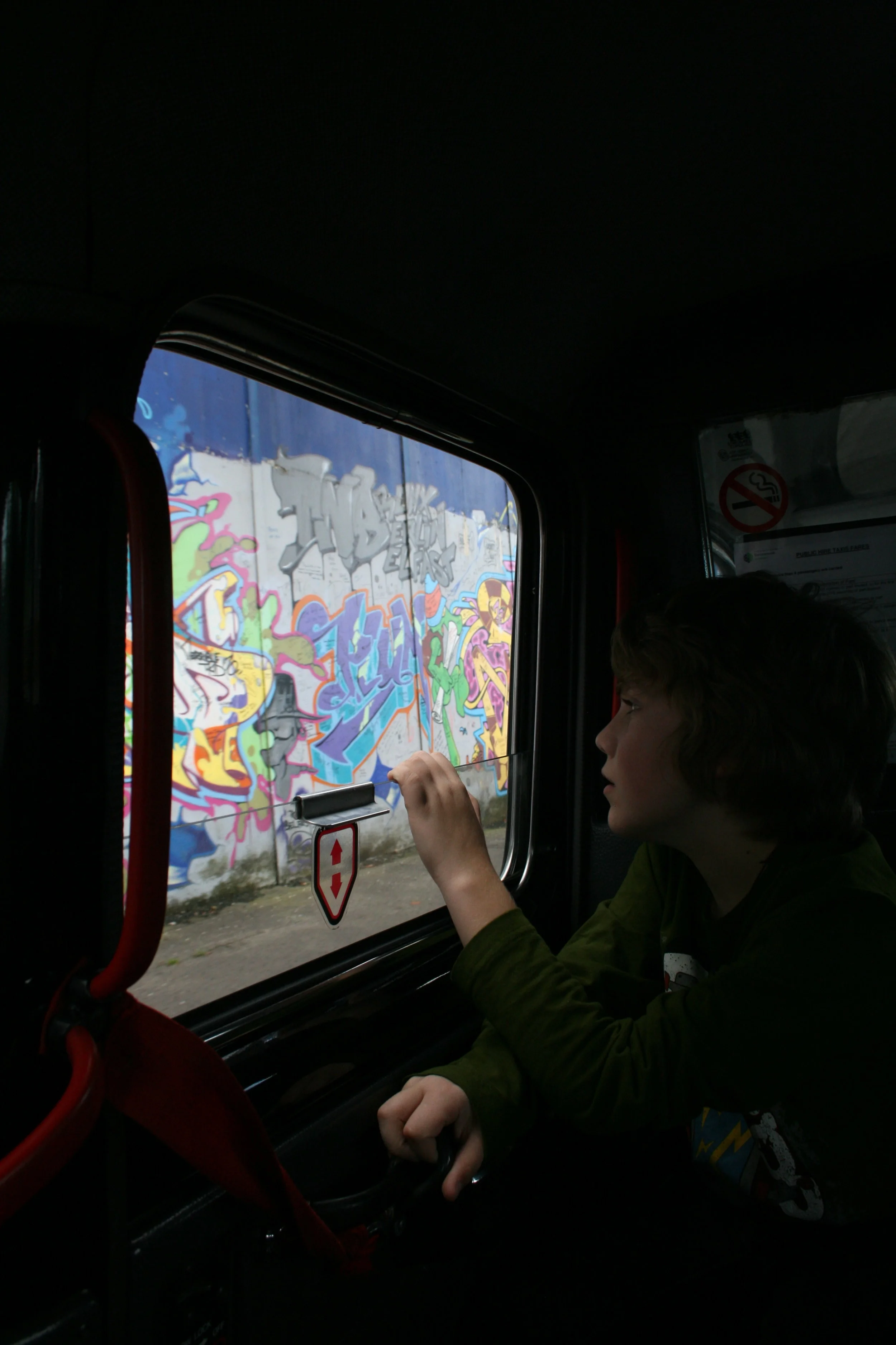 Black Cab Tour of The Troubles in Belfast.