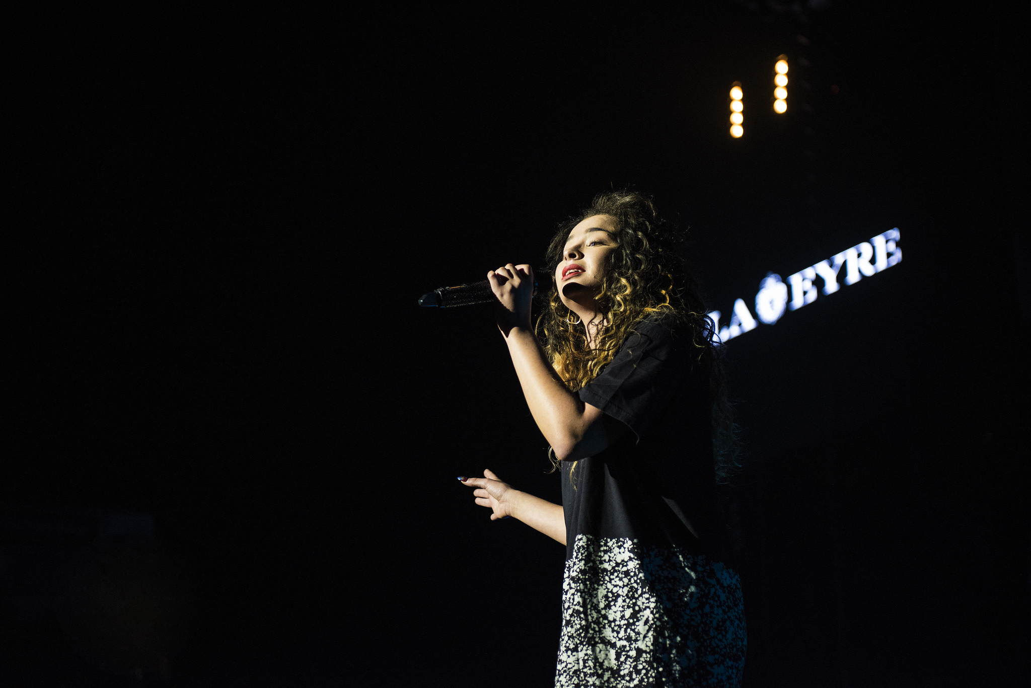 Ella Eyre