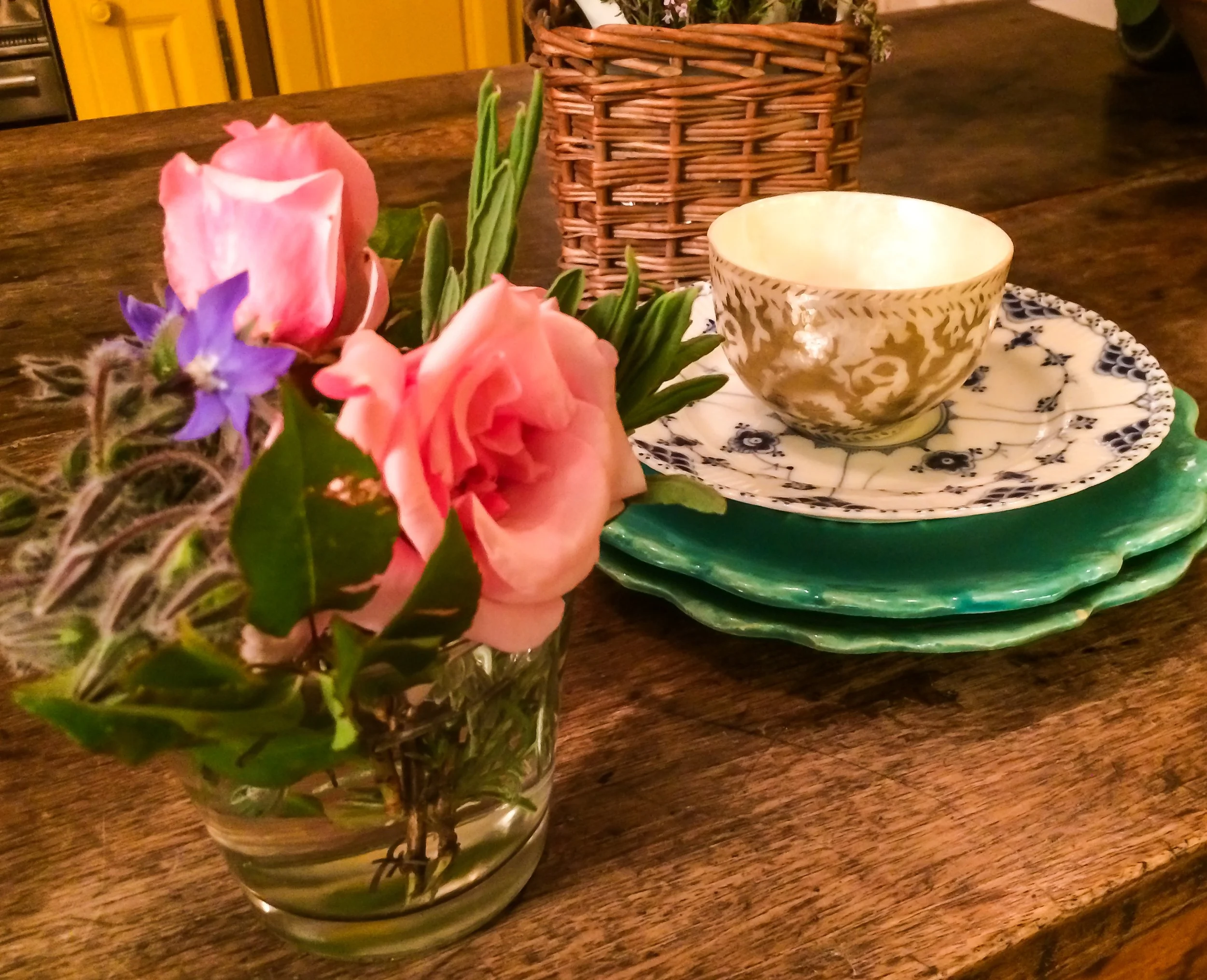 Cute little bouquet picked in the wild and ready for the breakfast table.