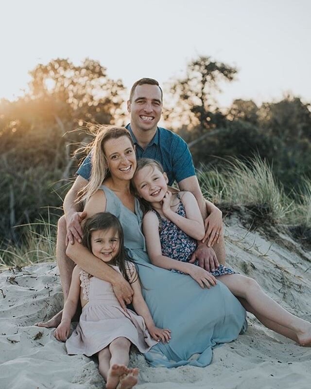 Happy New Year from my family to yours!
I&rsquo;m so incredibly grateful to each and every one of the families I&rsquo;ve been lucky enough to meet and photograph this past year. You all brought your own unique magic to the session and I thank you fo