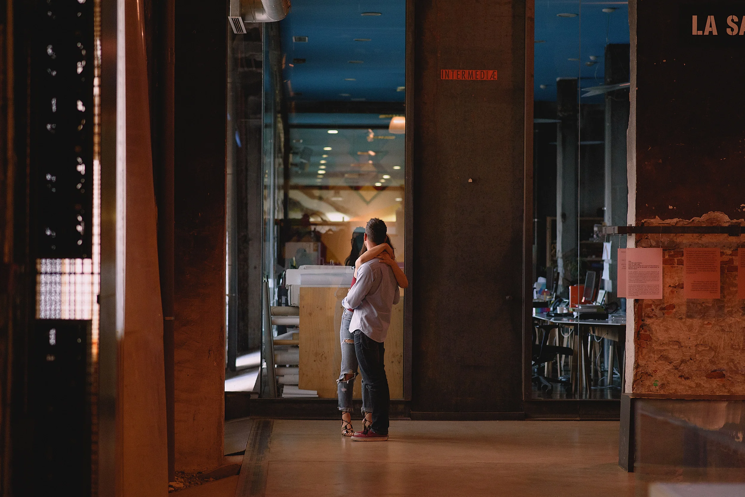 Matadero Madrid Rio preboda fotografia documental sin posados lifestyle lovesessions #matadero  fotografodeboda