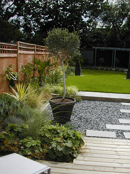 SUNBATHERS-GARDEN-1.png