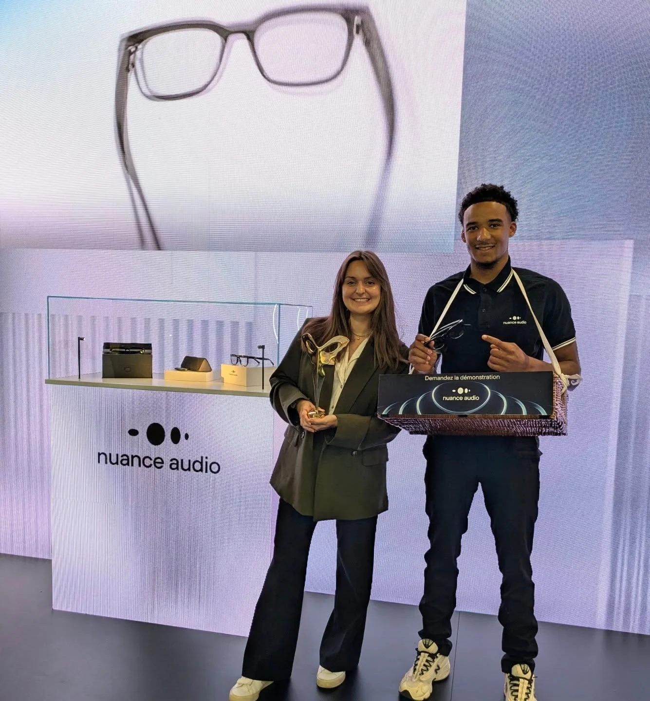👏🏻✨ Bravo &agrave; NUANCE AUDIO pour ce SILMO d'or 🥇 remport&eacute; pour une belle innovation optique 👓 et audition 👂🏻 que l'&eacute;quipe Fitcar est fi&egrave;re de d&eacute;fendre ! 🚀
