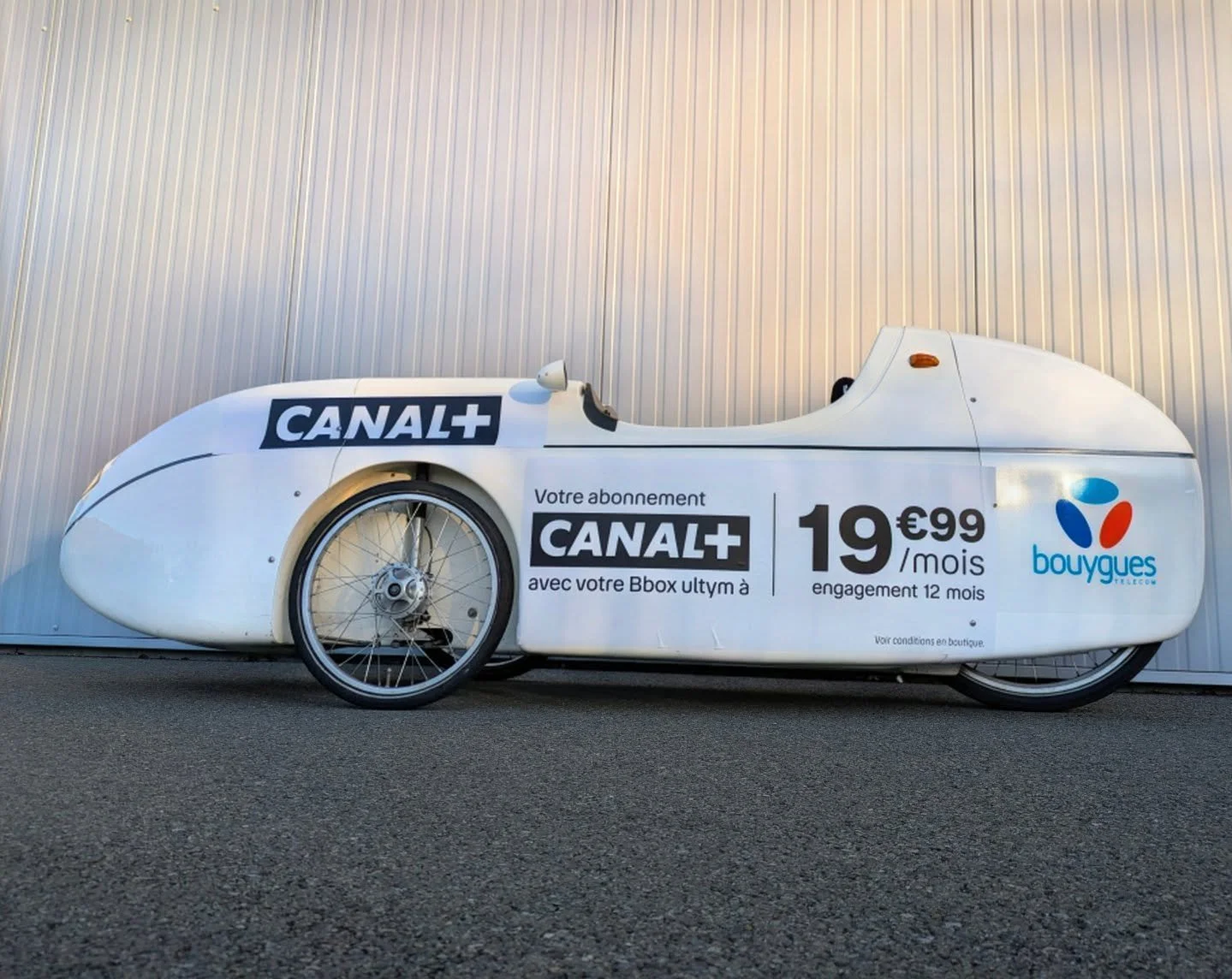 On 🫶🏻 le cin&eacute;🎥 chez Fitcar ! 
Une ✨belle op&eacute;ration qui se pr&eacute;pare avec Canal +