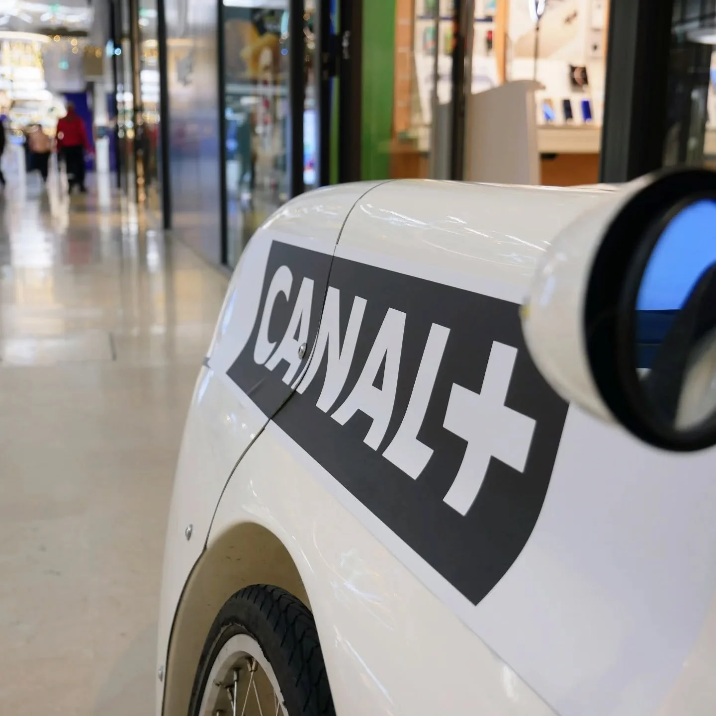 Aujourd'hui, c'est une op&eacute;ration CANAL + 🎥✨
Avec Fitcar et notre studio photo ephem&egrave;re IA &quot; cin&eacute;ma&quot; chez Bouygues Telecom !