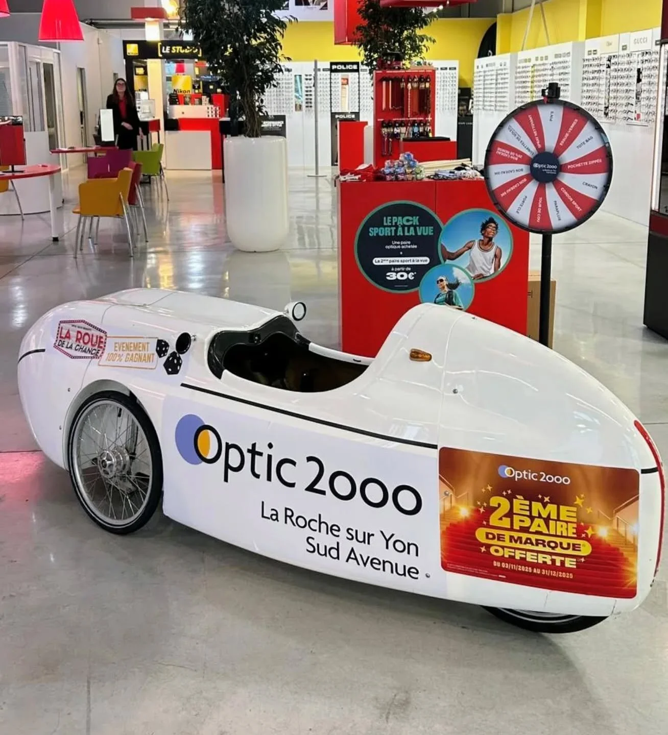 Op&eacute;ration Fitcar 🚲 en optique 👓 &agrave; La Roche sur Yon ! 
Une belle r&eacute;ussite pour cette journ&eacute;e avec une animation roue de la chance 🍀🤞🏻