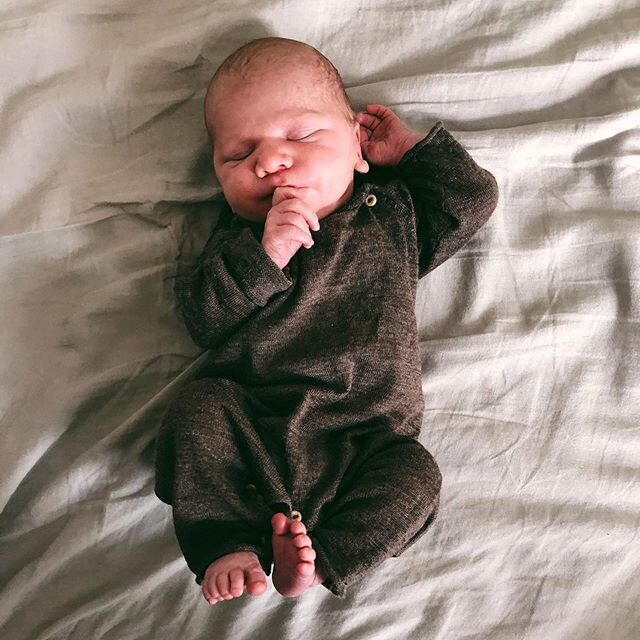 The day after Christmas, and this little one is one week old today.
.
This time last week I was transitioning into the final stages of labor, we were only hours away from his arrival. Those hours of labor, which were so intense, so consuming already 